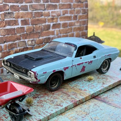 American Muscle 1970 Dodge Challenger T/A 1/18 Scale Diecast Model Car | Parts Car - Product Image