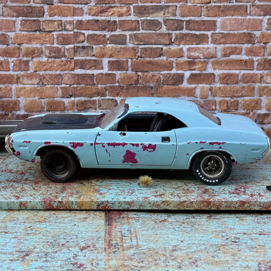 American Muscle 1970 Dodge Challenger T/A 1/18 Scale Diecast Model Car | Parts Car - Product Image