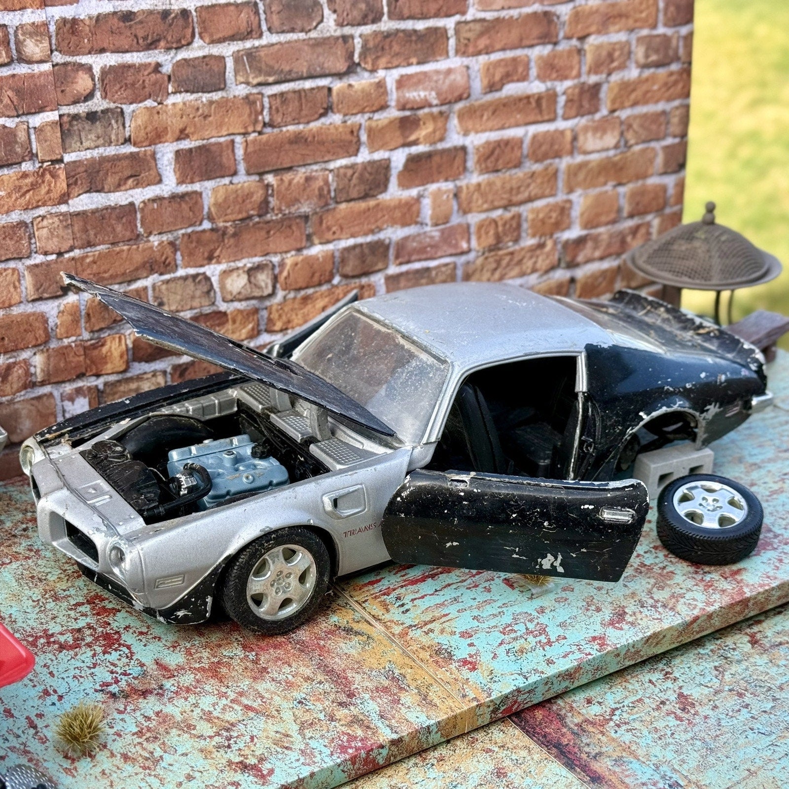 American Muscle 1973 Pontiac Firebird Trans Am 1/18 Scale Diecast Model Car | Parts Car - Product Image