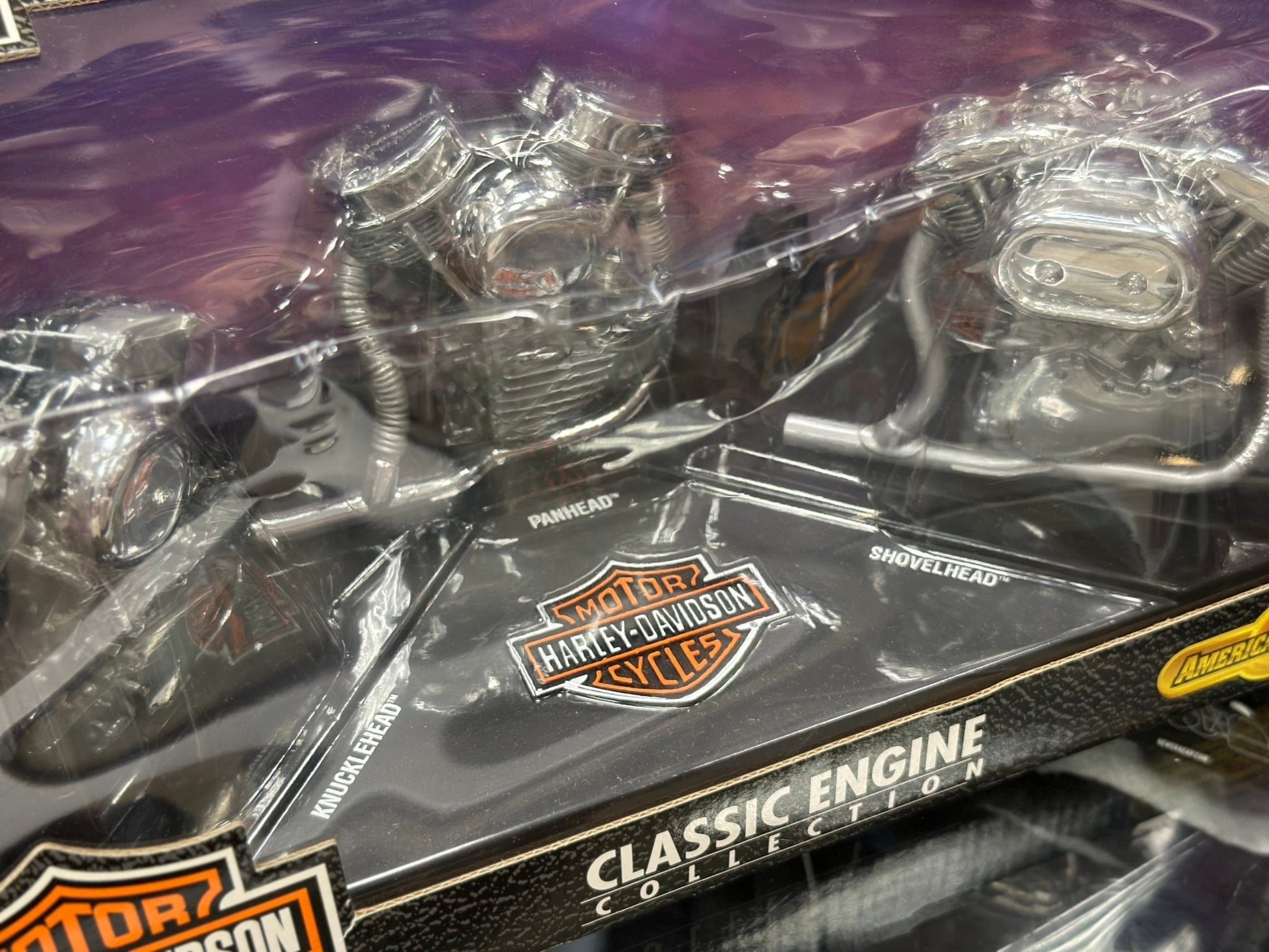 American Muscle Harley Davidson 'Classic Engine Collection' 1/18 Scale Diecast Model | New - Product Image