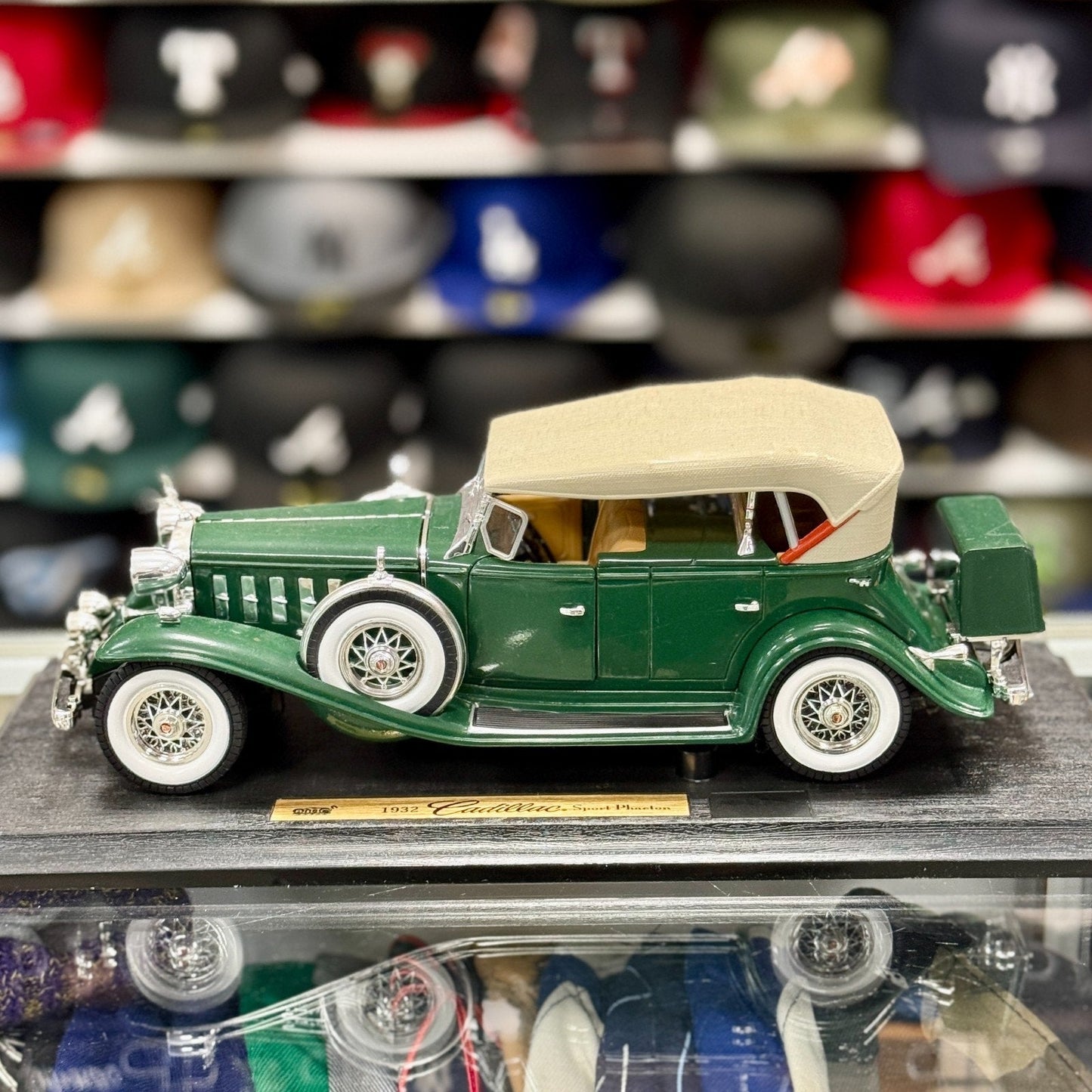 Anson Classics 1932 Cadillac Sports Phaeton Green 1/18 Scale Diecast Model Car | New - Product Image