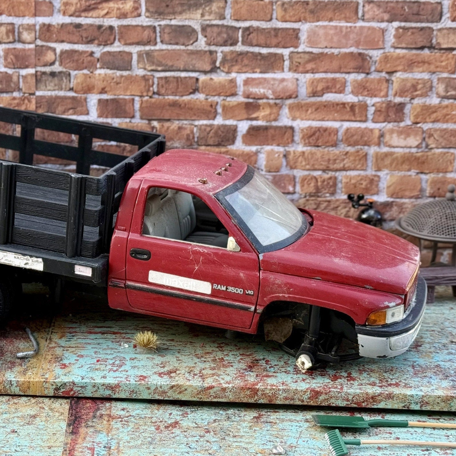 Anson Classics Dodge Ram 3500 Stake Bed 1/18 Scale Diecast Model Car | Parts Car - Product Image