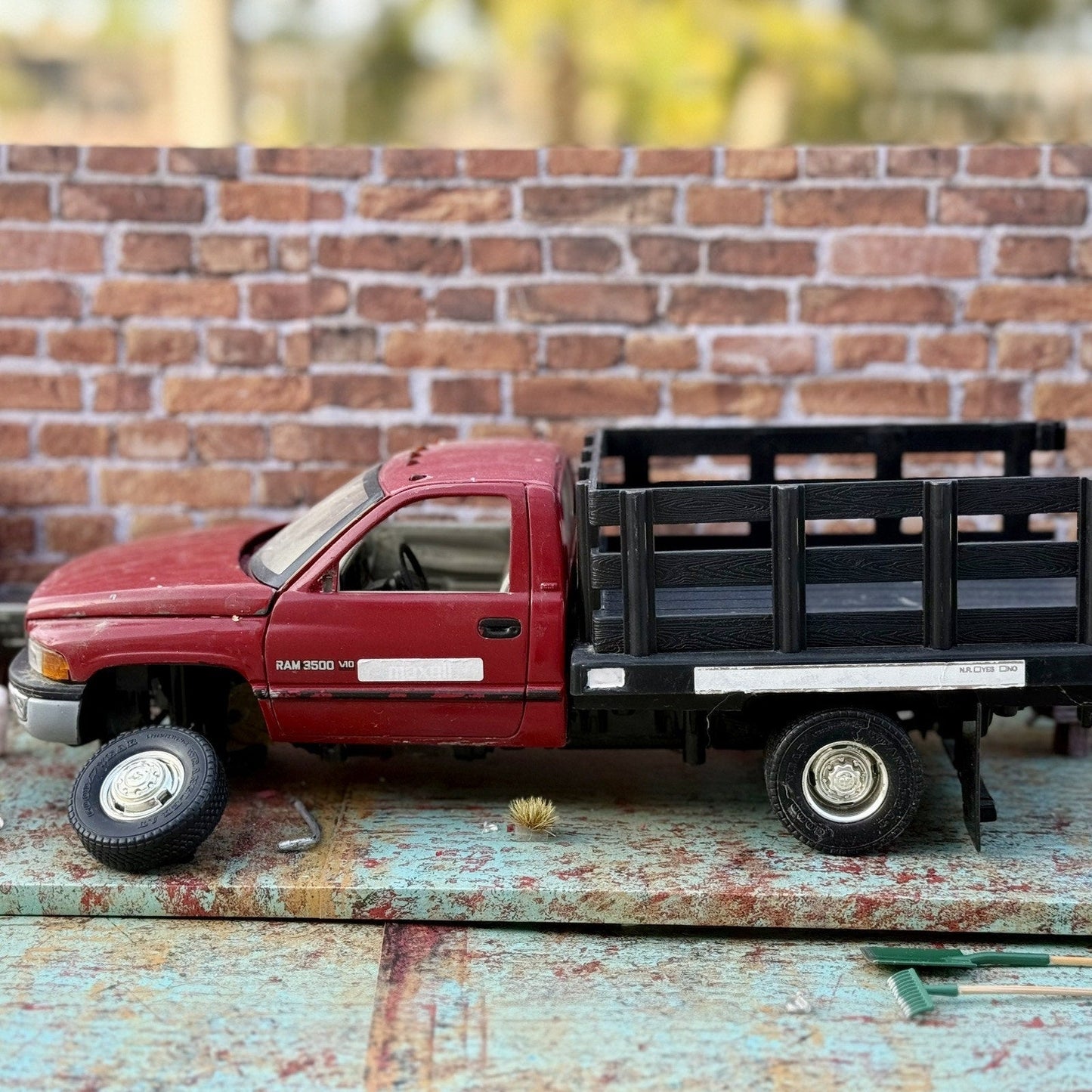 Anson Classics Dodge Ram 3500 Stake Bed 1/18 Scale Diecast Model Car | Parts Car - Product Image