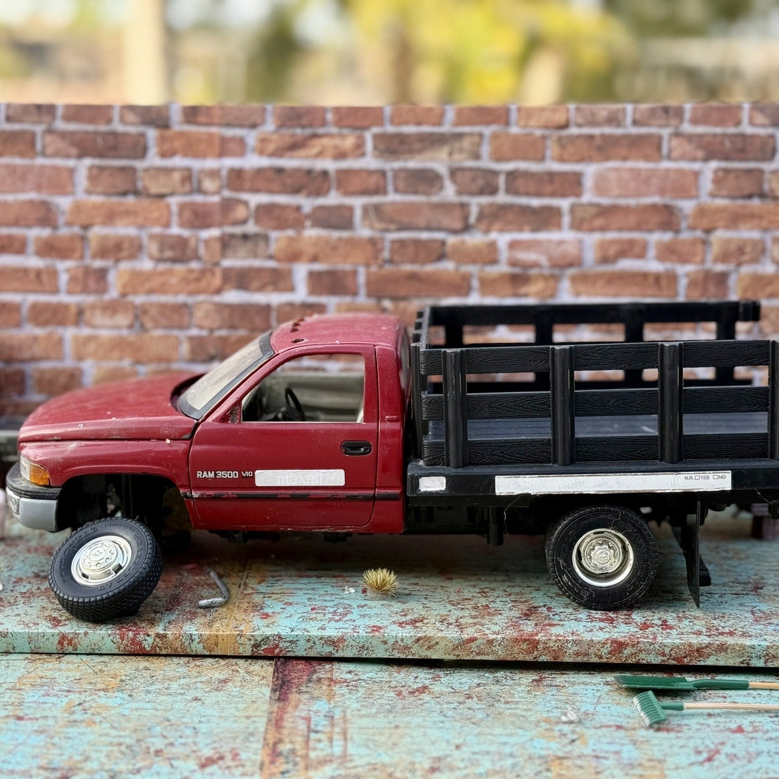 Anson Classics Dodge Ram 3500 Stake Bed 1/18 Scale Diecast Model Car | Parts Car - Product Image