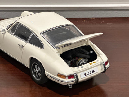 AUTOart 1967 Porsche 911S Crème 1/18 Scale Diecast Model Car - Product Image