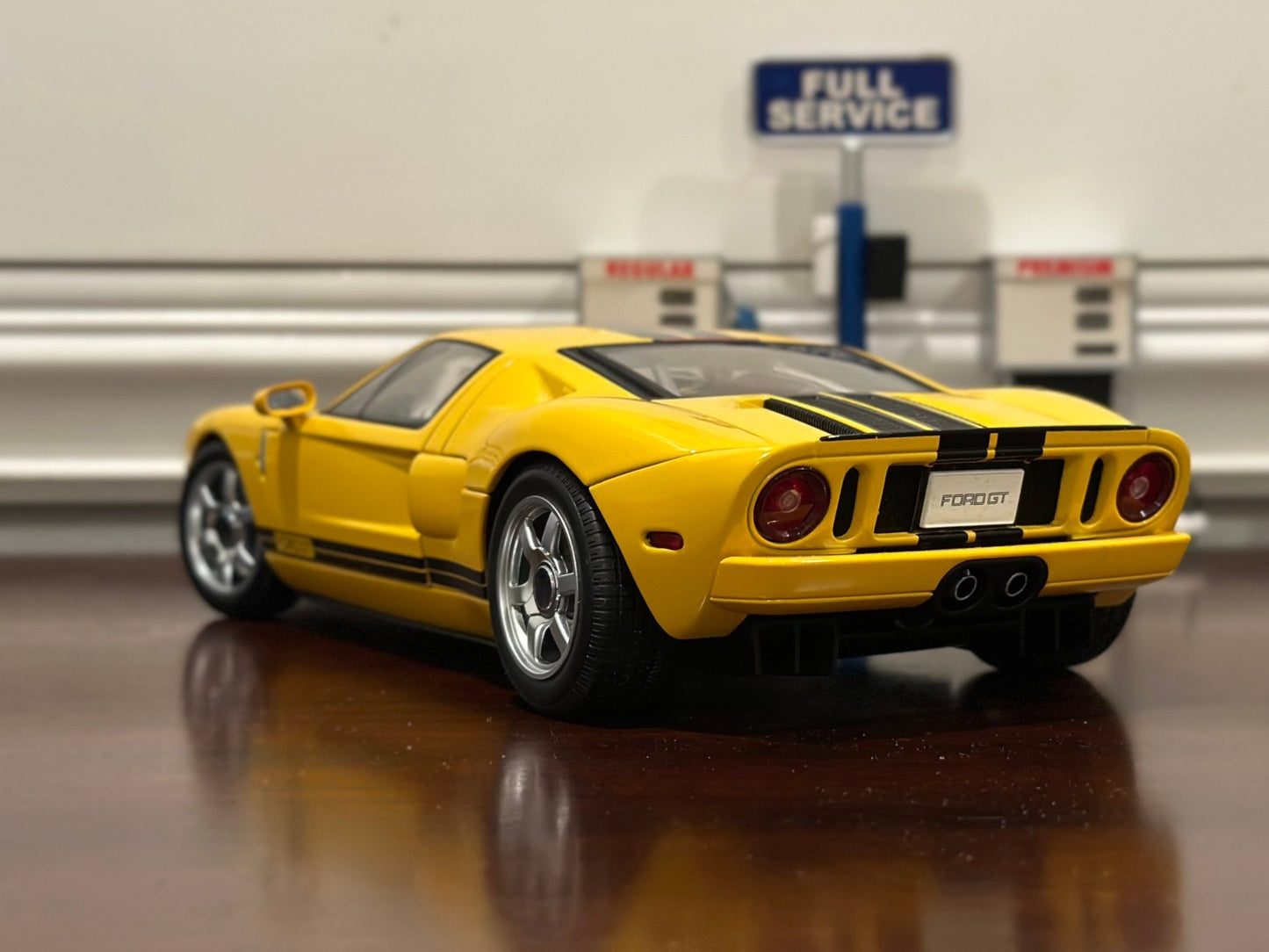 AUTOart 2004 Ford GT Yellow w/ Black Stripes 1/18 Scale Diecast Model Car | In Box - Product Image