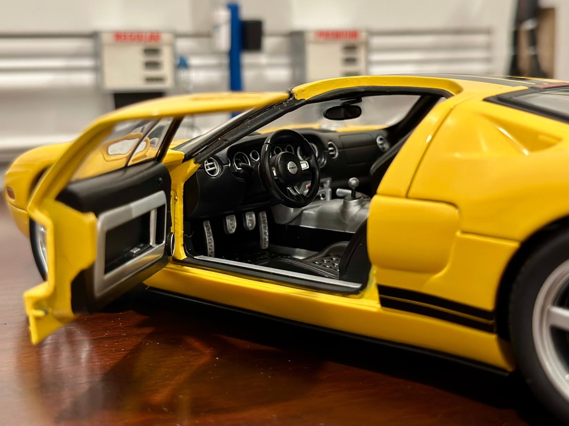 AUTOart 2004 Ford GT Yellow w/ Black Stripes 1/18 Scale Diecast Model Car | In Box - Product Image