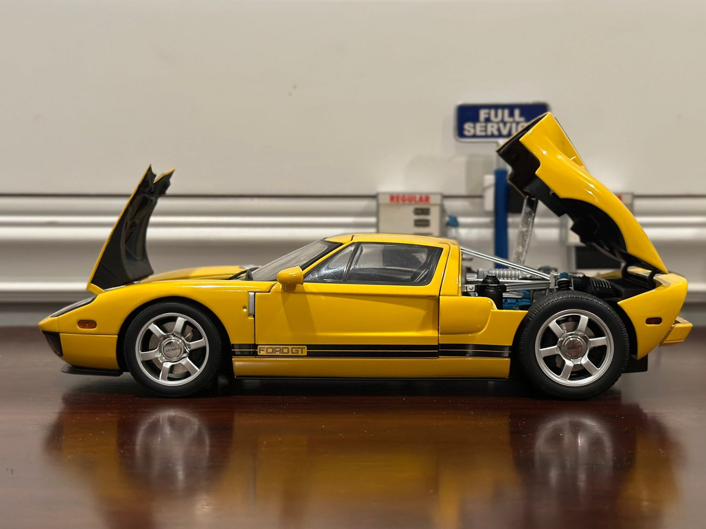 AUTOart 2004 Ford GT Yellow w/ Black Stripes 1/18 Scale Diecast Model Car | In Box - Product Image