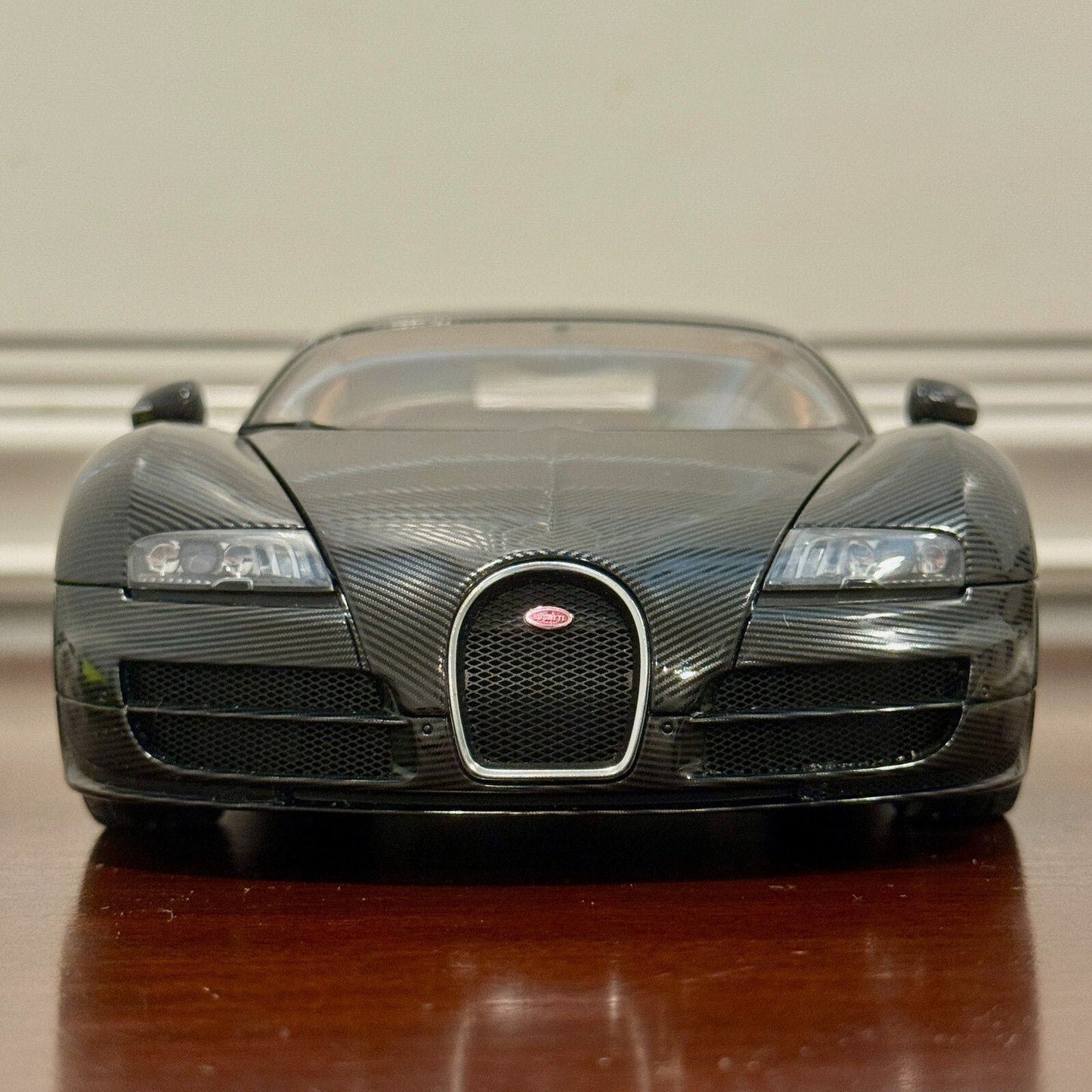 AUTOart 2008 Bugatti Veyron 'Super Sport' Carbon-Fiber Black 1/18 Scale Diecast Model Car | In Box - Product Image