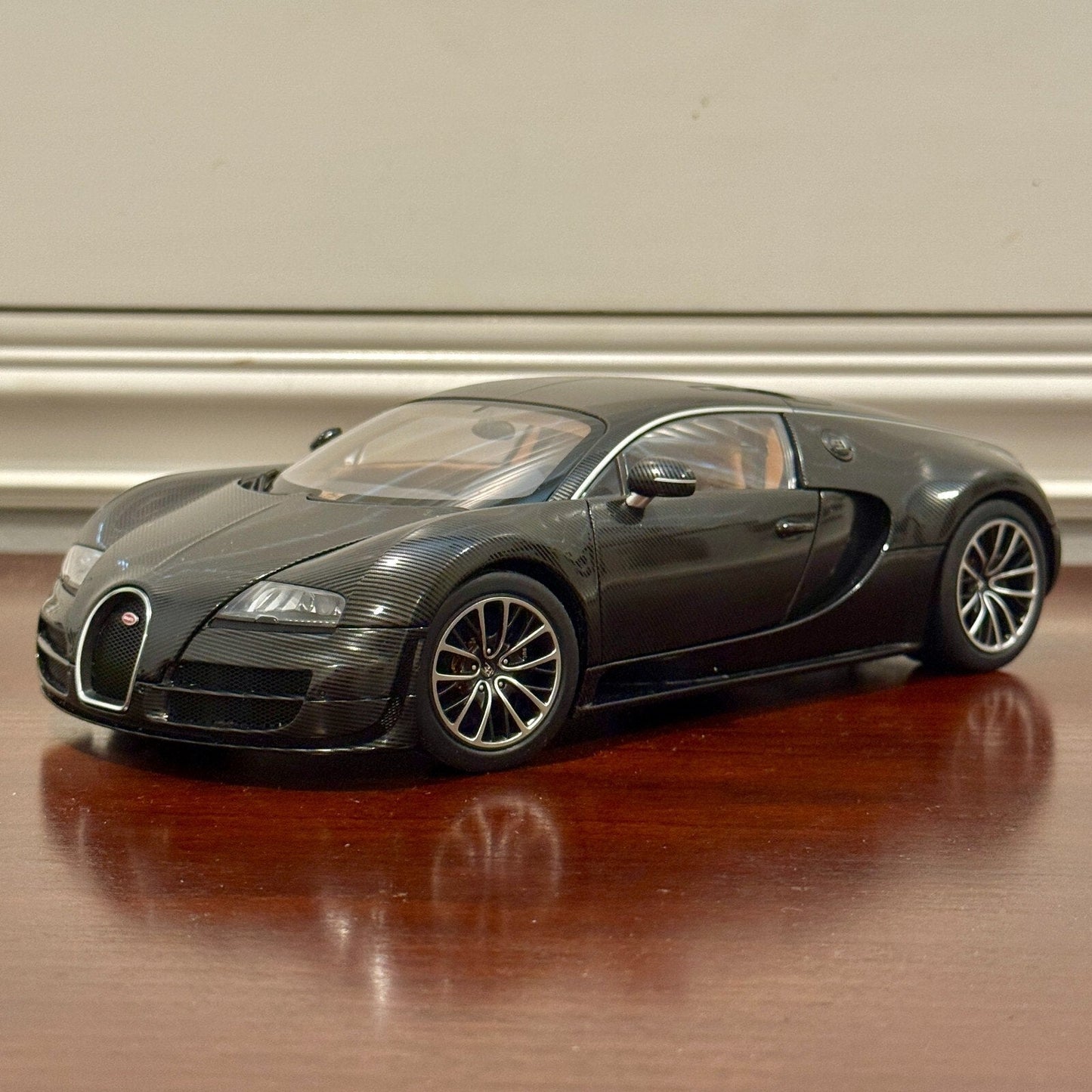 AUTOart 2008 Bugatti Veyron 'Super Sport' Carbon-Fiber Black 1/18 Scale Diecast Model Car | In Box - Product Image