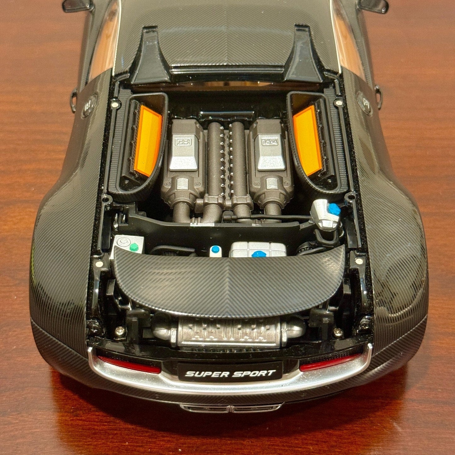 AUTOart 2008 Bugatti Veyron 'Super Sport' Carbon-Fiber Black 1/18 Scale Diecast Model Car | In Box - Product Image