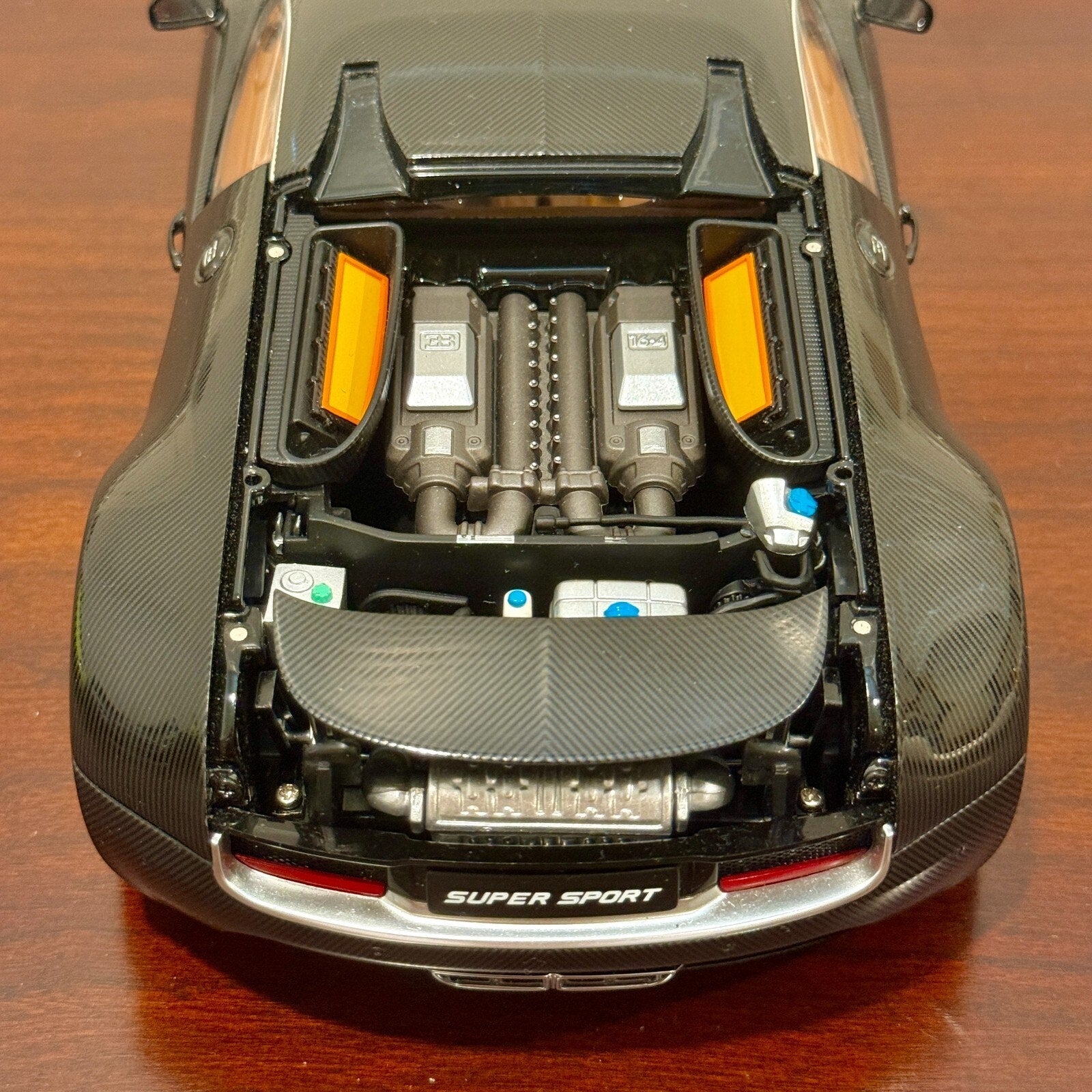 AUTOart 2008 Bugatti Veyron 'Super Sport' Carbon-Fiber Black 1/18 Scale Diecast Model Car | In Box - Product Image