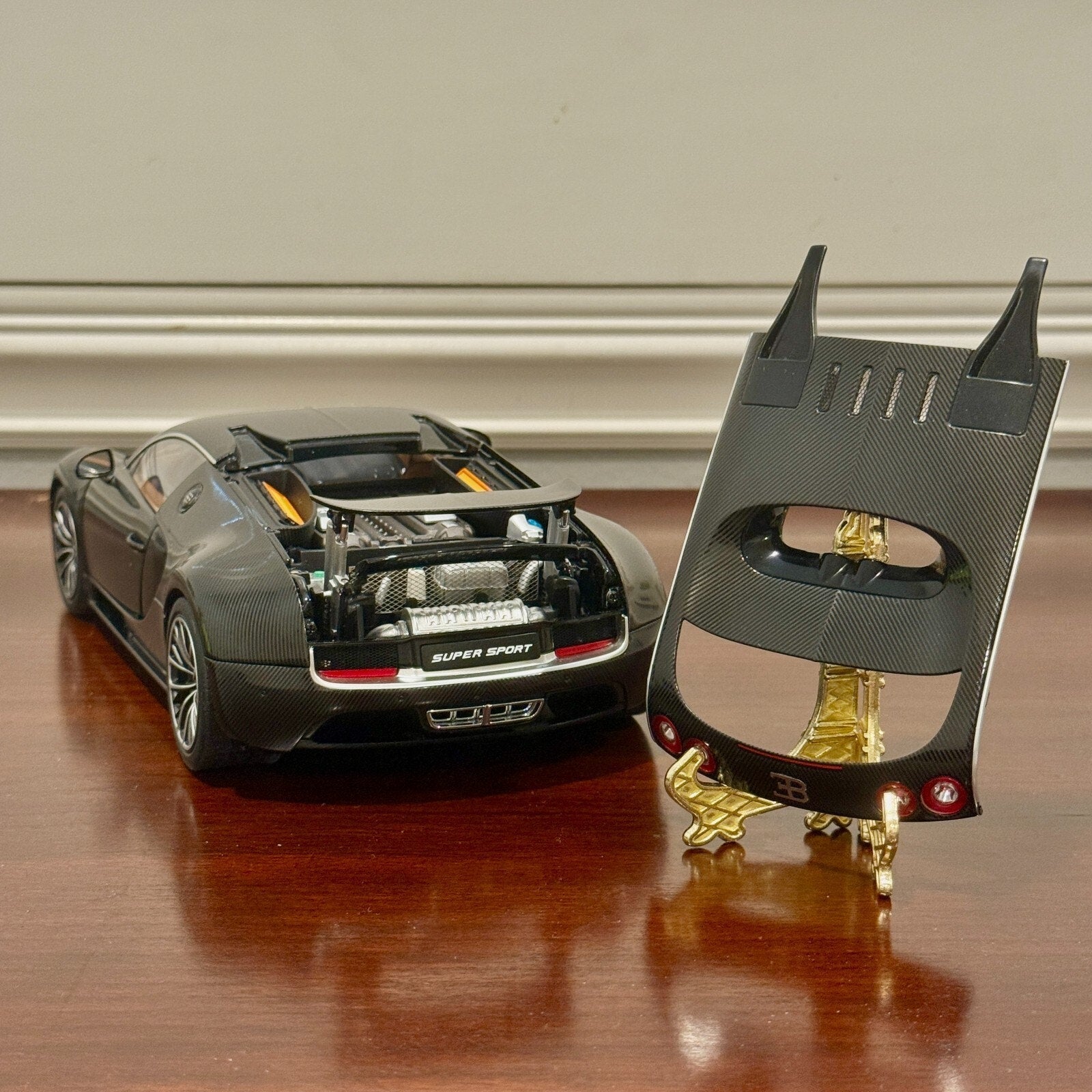 AUTOart 2008 Bugatti Veyron 'Super Sport' Carbon-Fiber Black 1/18 Scale Diecast Model Car | In Box - Product Image