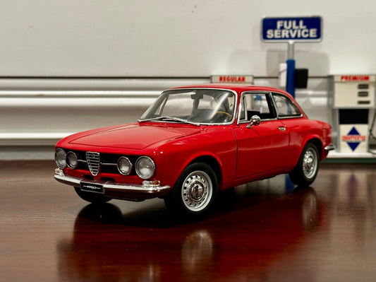 AUTOart Alfa Romeo 1750 GTV RHD Red 1/18 Scale Diecast Model Car - Product Image