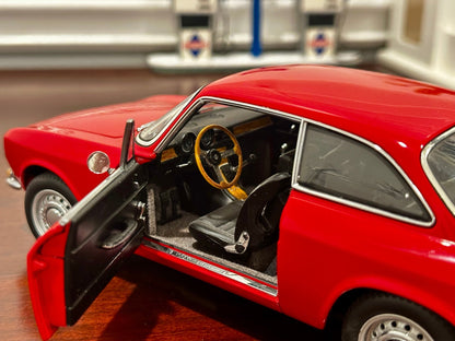 AUTOart Alfa Romeo 1750 GTV RHD Red 1/18 Scale Diecast Model Car - Product Image