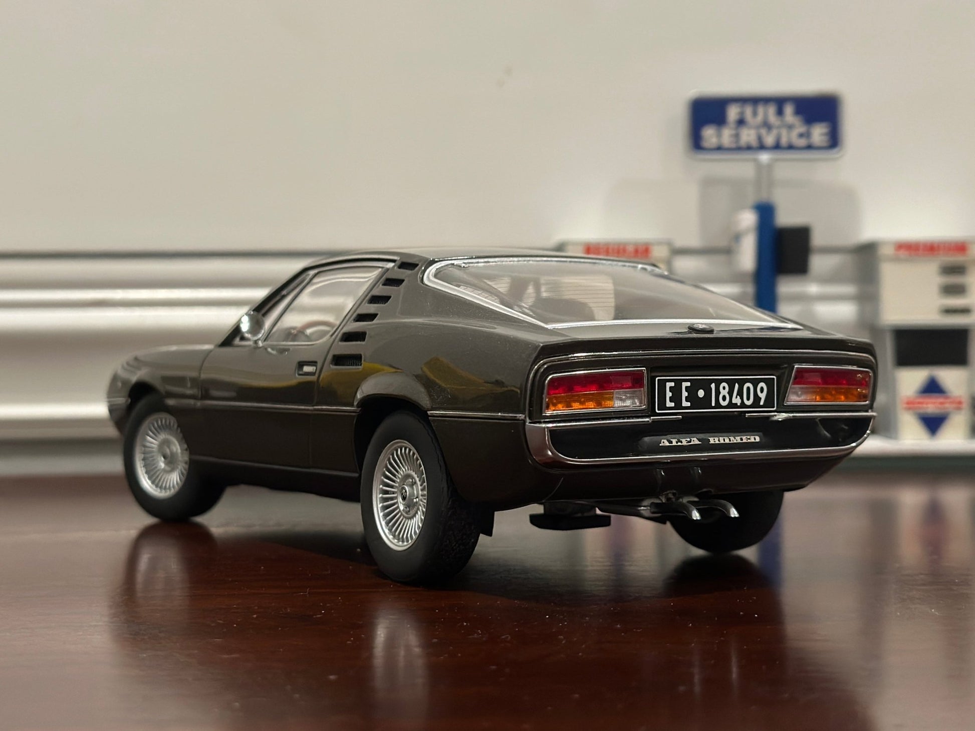 AUTOart Alfa Romeo Montreal Dark Charcoal 1/18 Scale Diecast Model Car - Product Image