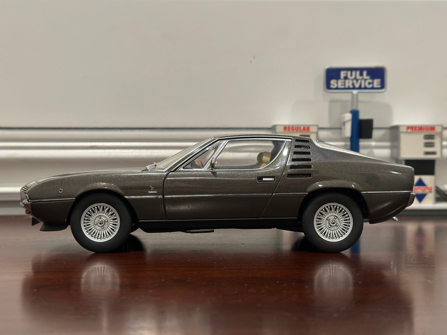 AUTOart Alfa Romeo Montreal Dark Charcoal 1/18 Scale Diecast Model Car - Product Image