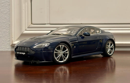 AUTOart Aston Martin V12 Midnight Blue 1/18 Scale Diecast Model Car - Product Image