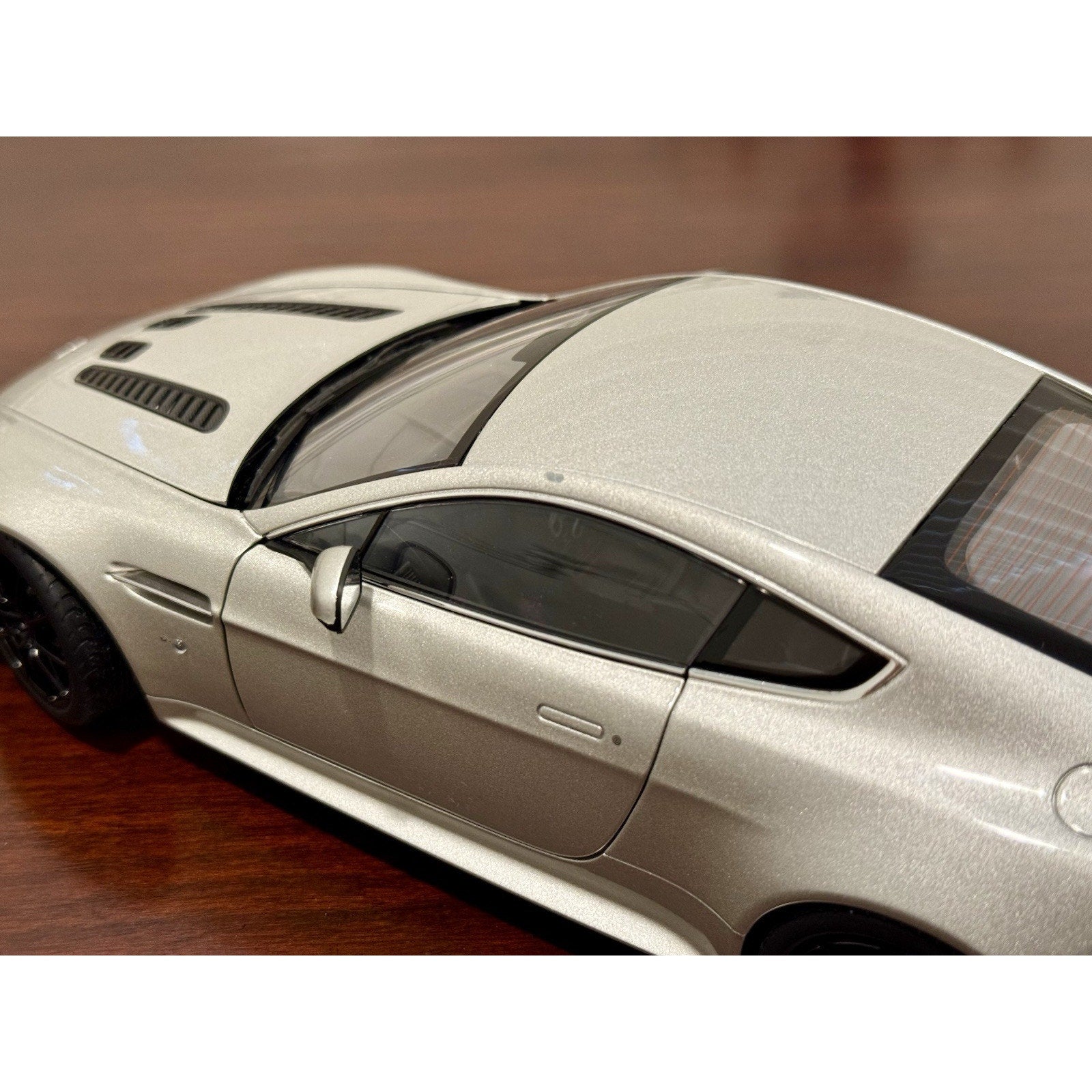AUTOart Aston Martin V12 Vantage S Meteorite Silver 1/18 Scale Diecast Model Car - Product Image