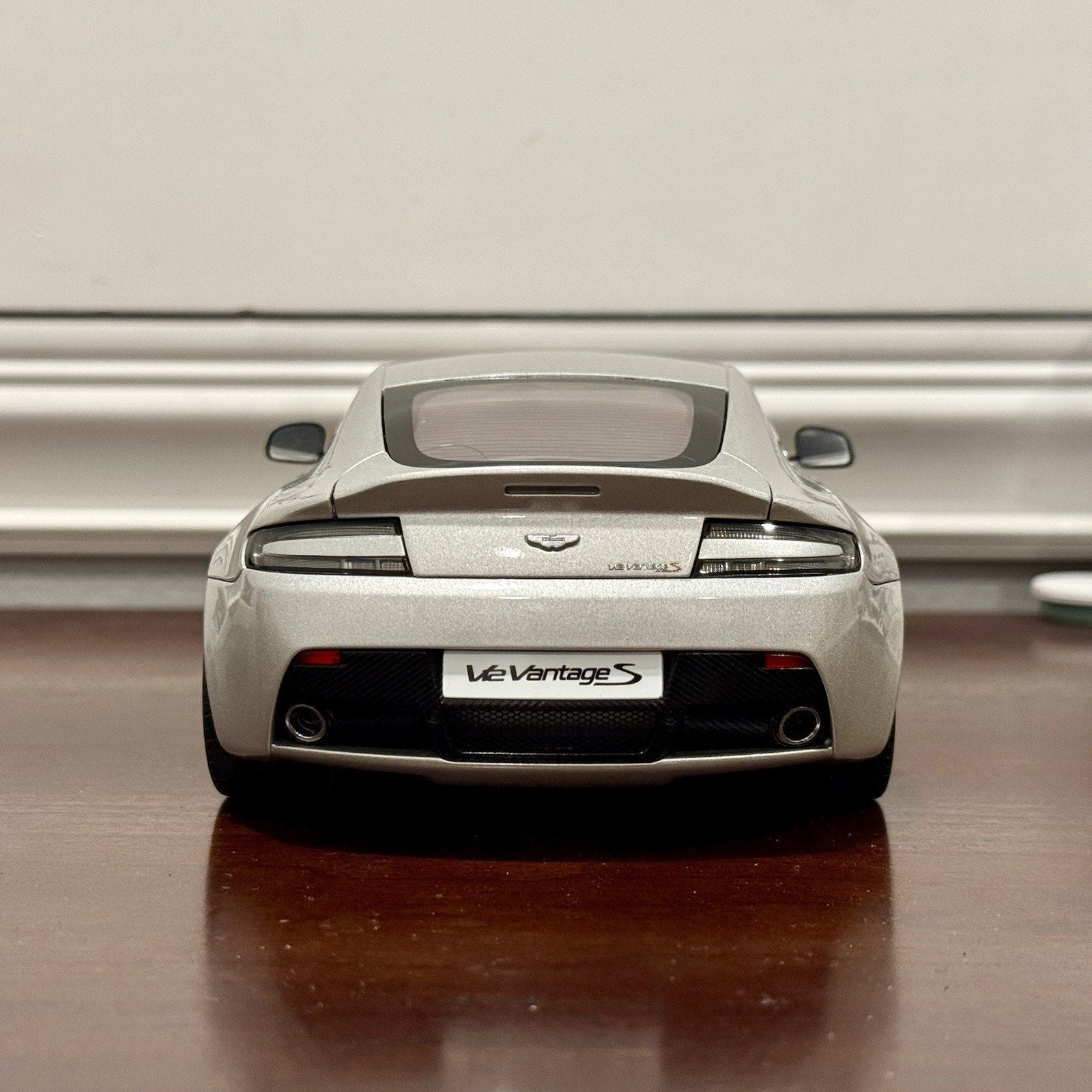 AUTOart Aston Martin V12 Vantage S Meteorite Silver 1/18 Scale Diecast Model Car - Product Image