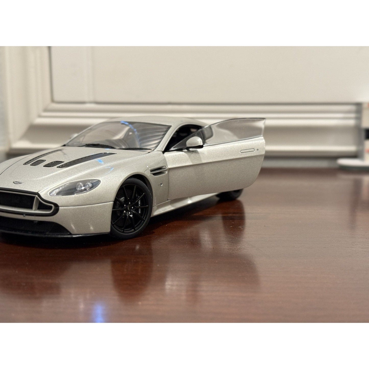 AUTOart Aston Martin V12 Vantage S Meteorite Silver 1/18 Scale Diecast Model Car - Product Image