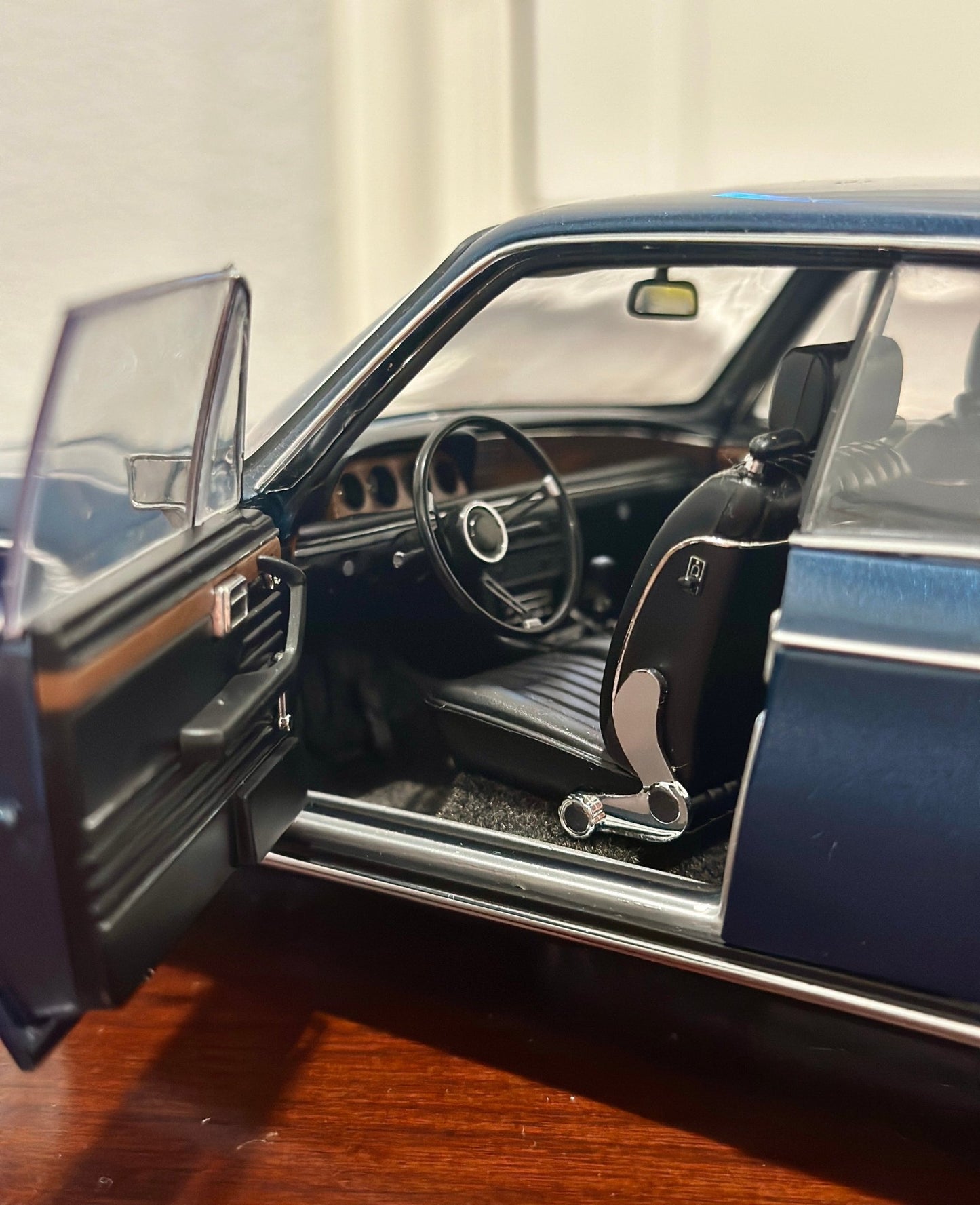 AUTOart BMW 3.0 CSI Metallic Blue 1/18 Scale Diecast Model Car - Product Image