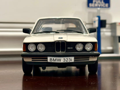 AUTOart BMW 323i White Coupe 1/18 Scale Diecast Model Car - Product Image