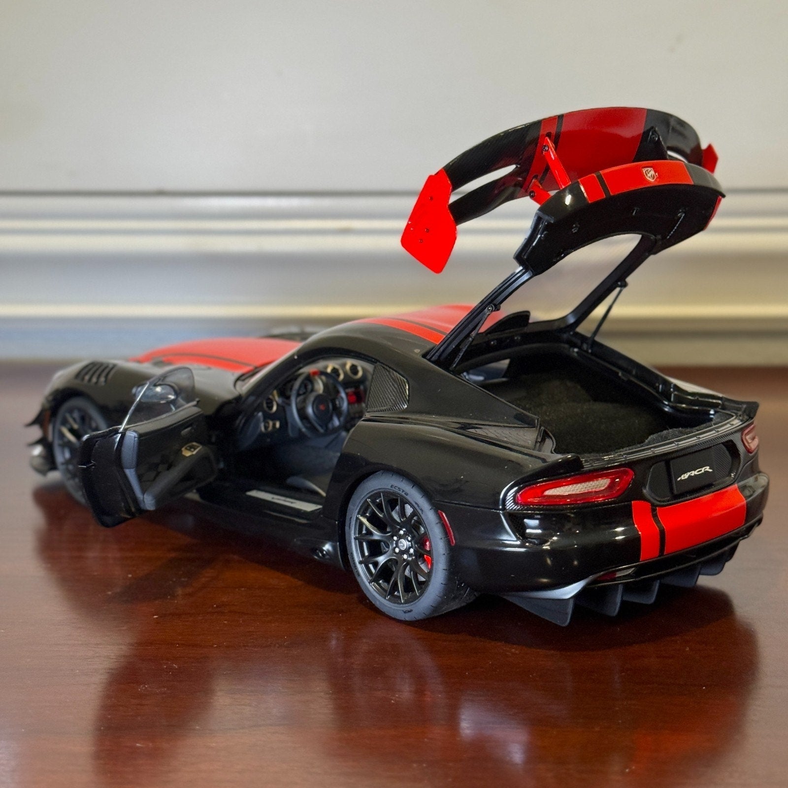 AUTOart Dodge Viper ACR Black/Red Stripes AUTOart Composite Model Car | In Box - Product Image