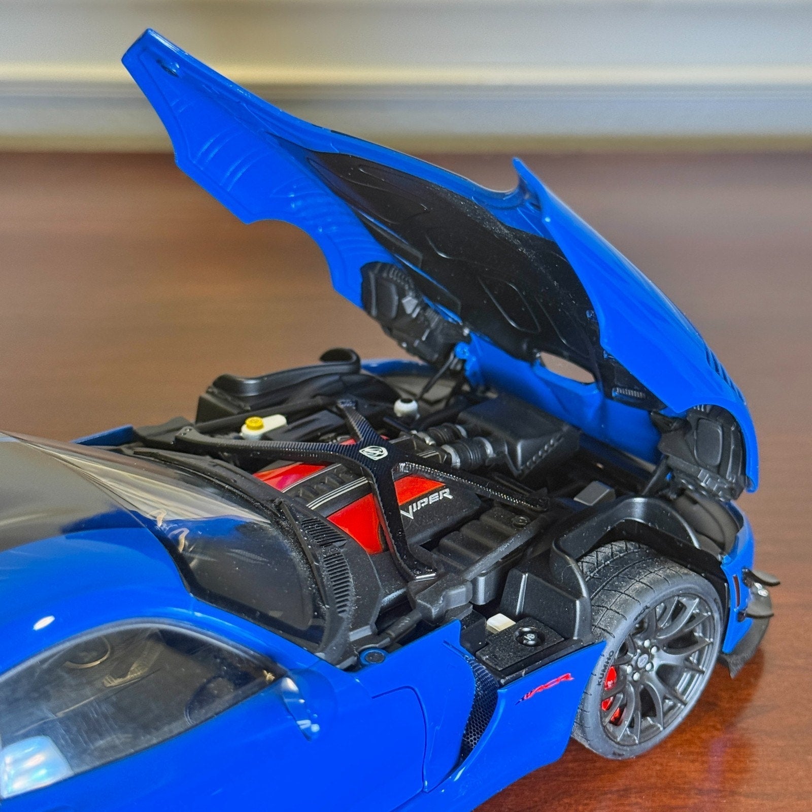 AUTOart Dodge Viper ACR Blue/Black Stripes AUTOart Composite Model Car | In Box - Product Image