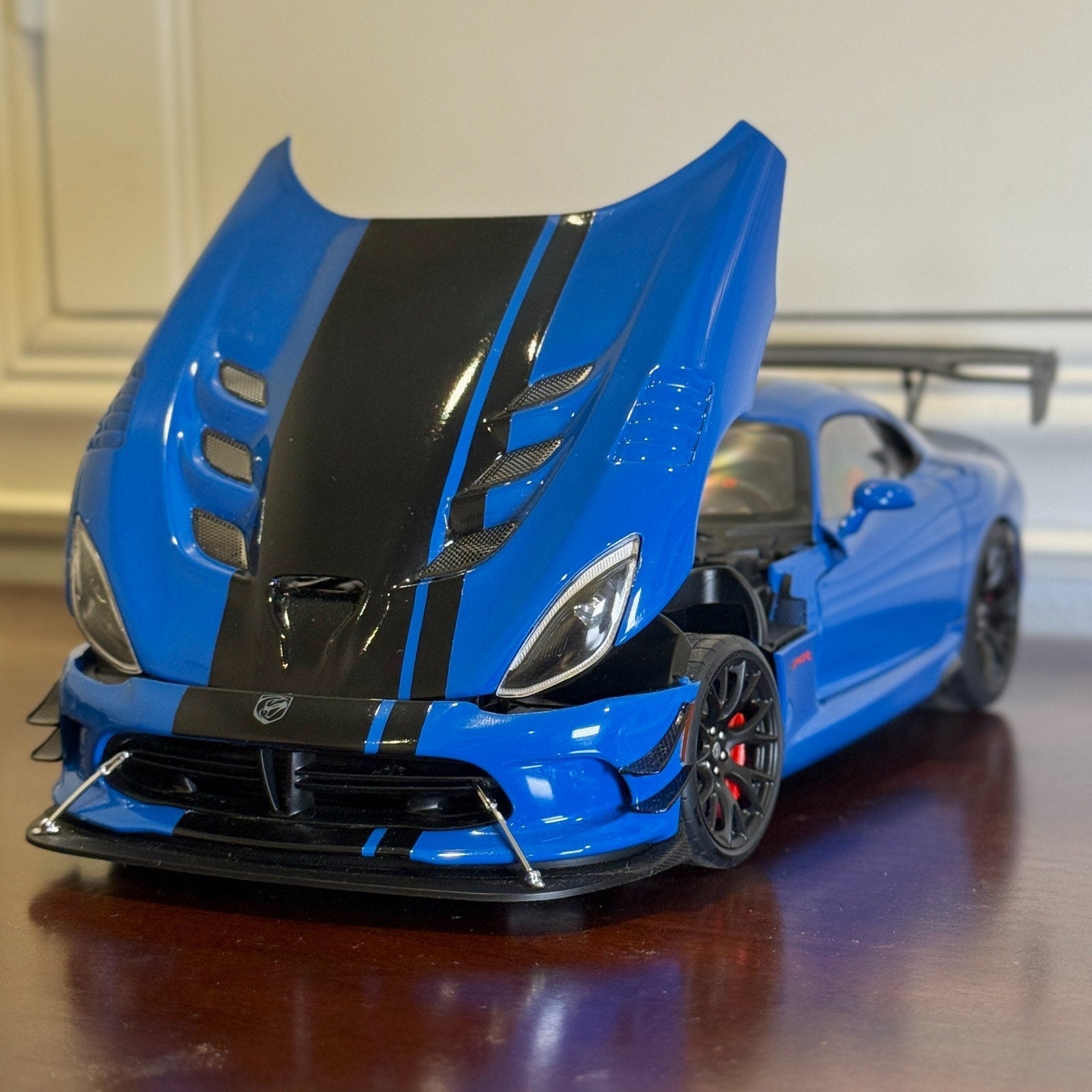AUTOart Dodge Viper ACR Blue/Black Stripes AUTOart Composite Model Car | In Box - Product Image