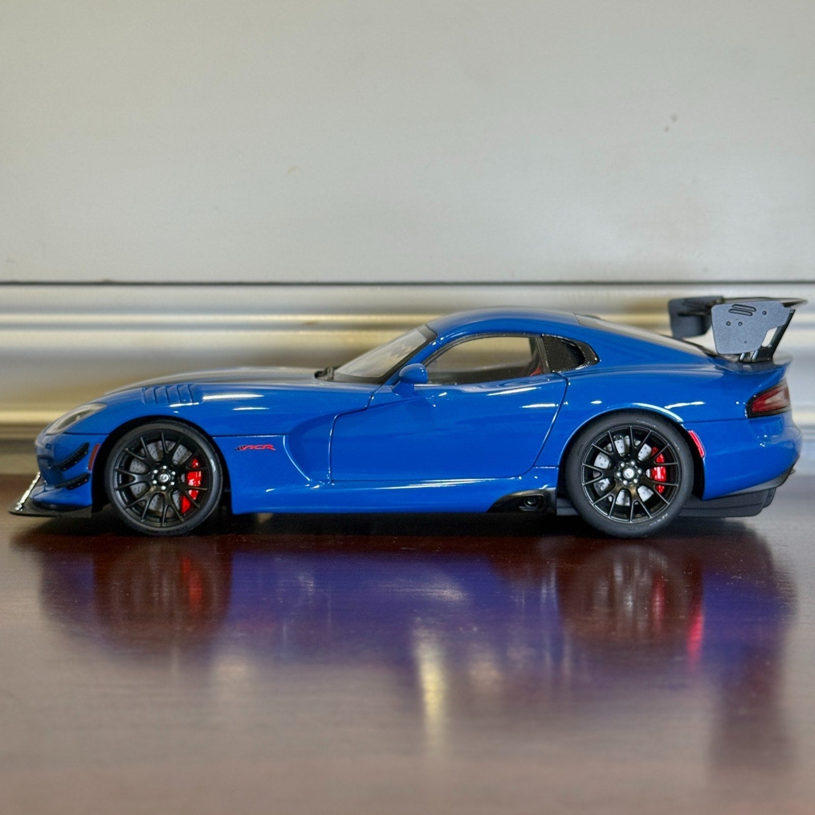 AUTOart Dodge Viper ACR Blue/Black Stripes AUTOart Composite Model Car | In Box - Product Image