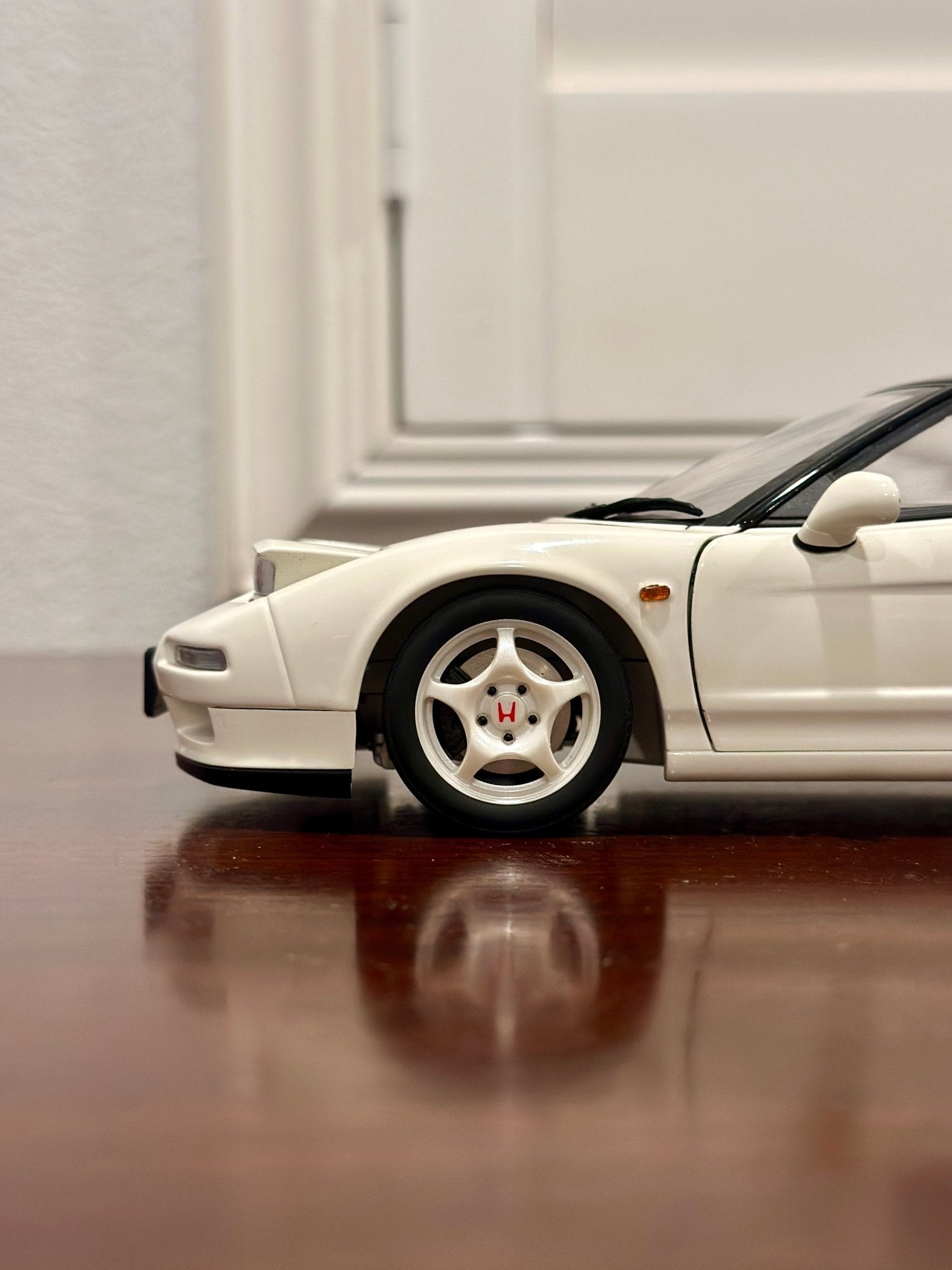 AUTOart Honda NSX Type-R 'NA1' Champion White 1/18 Scale Diecast Model Car - Product Image