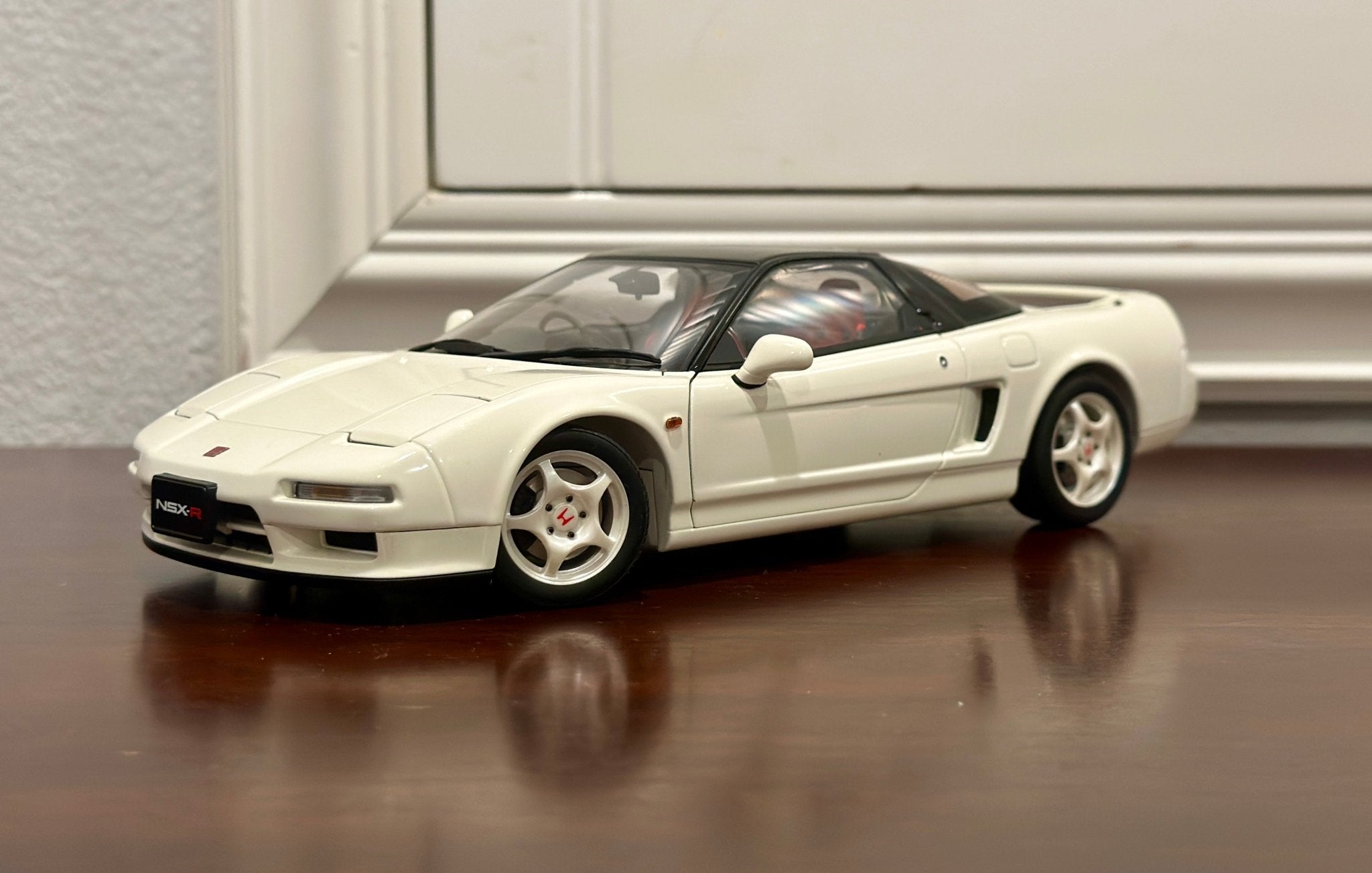 京商　ホンダ　NSX チャンピオンホワイト1/18 NA1 autoart-honda-nsx-type-r-na1-