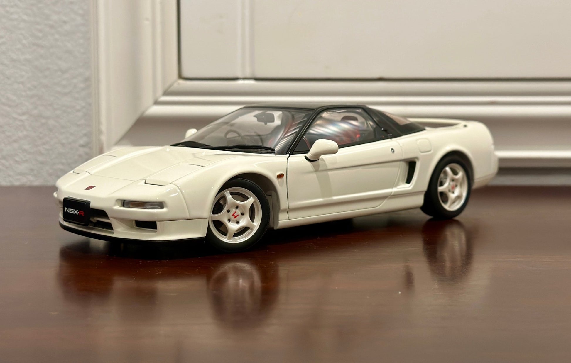 AUTOart Honda NSX Type-R 'NA1' Champion White 1/18 Scale Diecast Model Car - Product Image