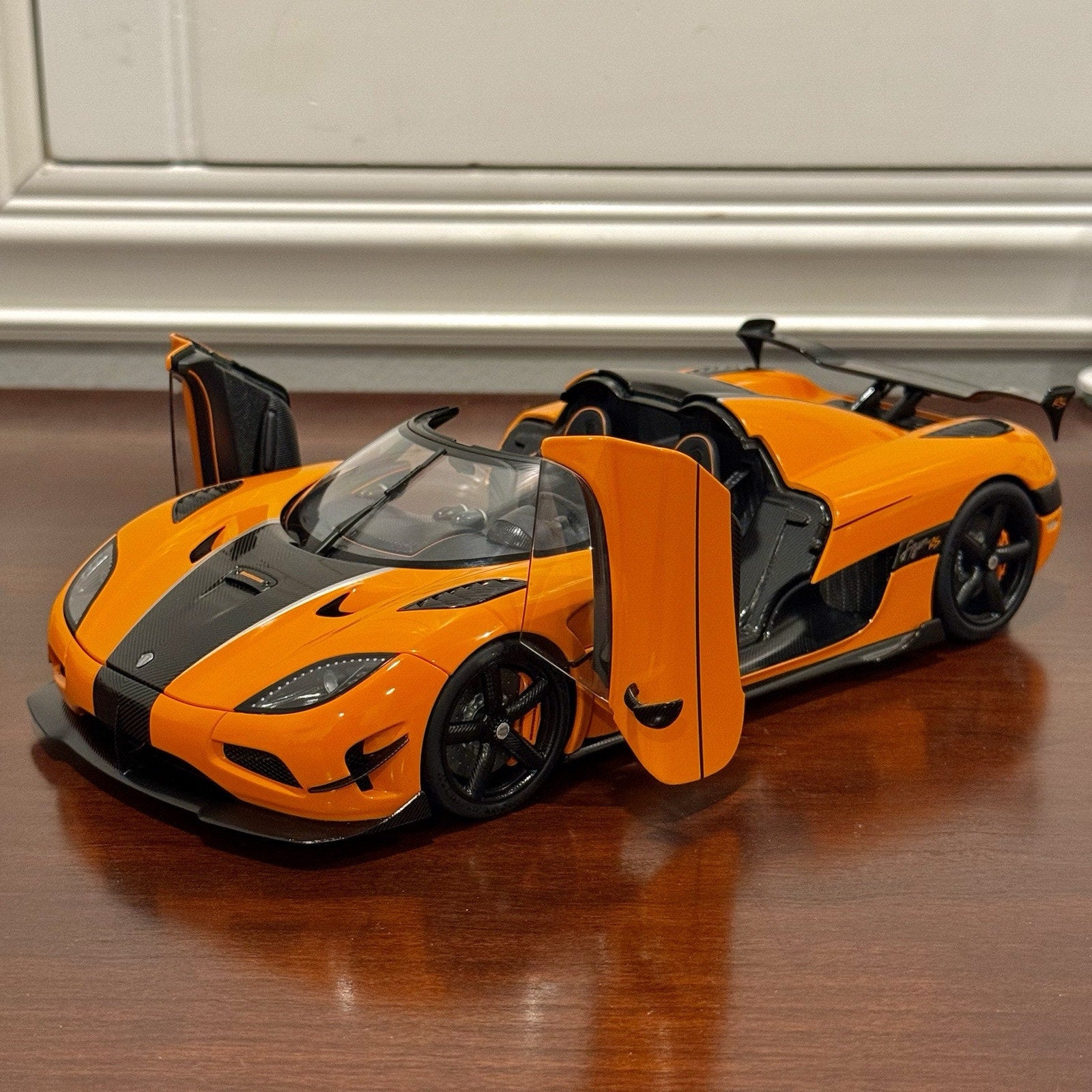 AUTOart Koenigsegg Agera RS Orange w/ Carbon Fiber 1/18 Scale Diecast Model Car - Product Image