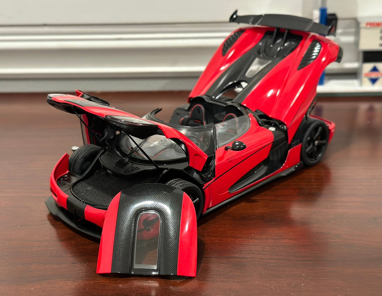 AUTOart Koenigsegg Agera RS Red w/ Carbon Fiber 1/18 Scale Diecast Model Car | In Box - Product Image