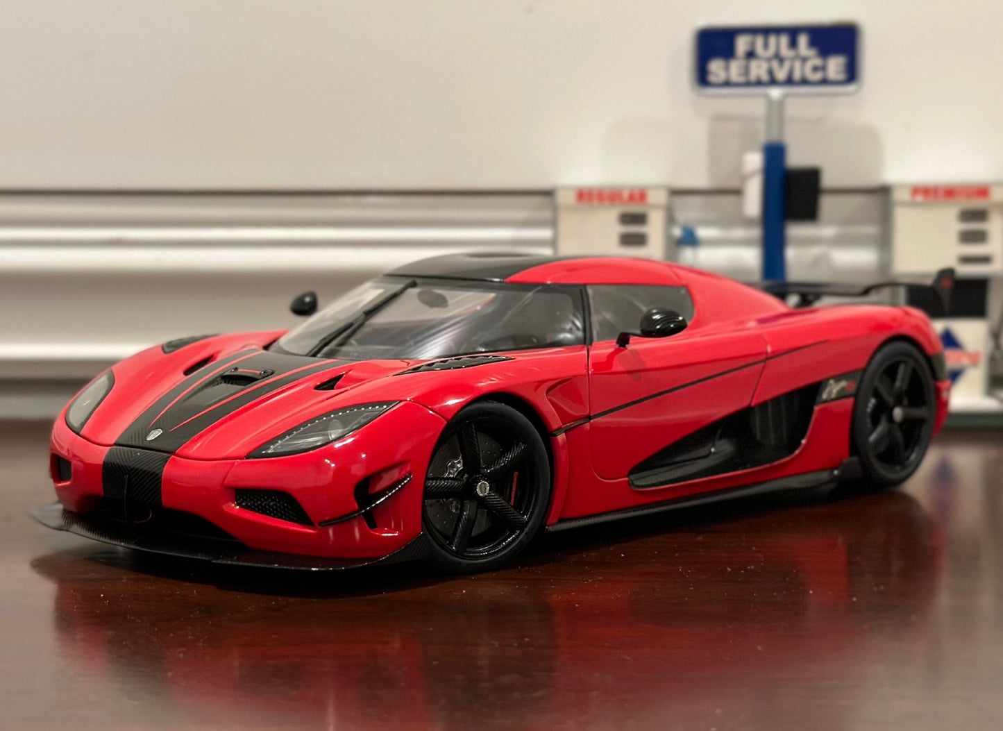 AUTOart Koenigsegg Agera RS Red w/ Carbon Fiber 1/18 Scale Diecast Model Car | In Box - Product Image