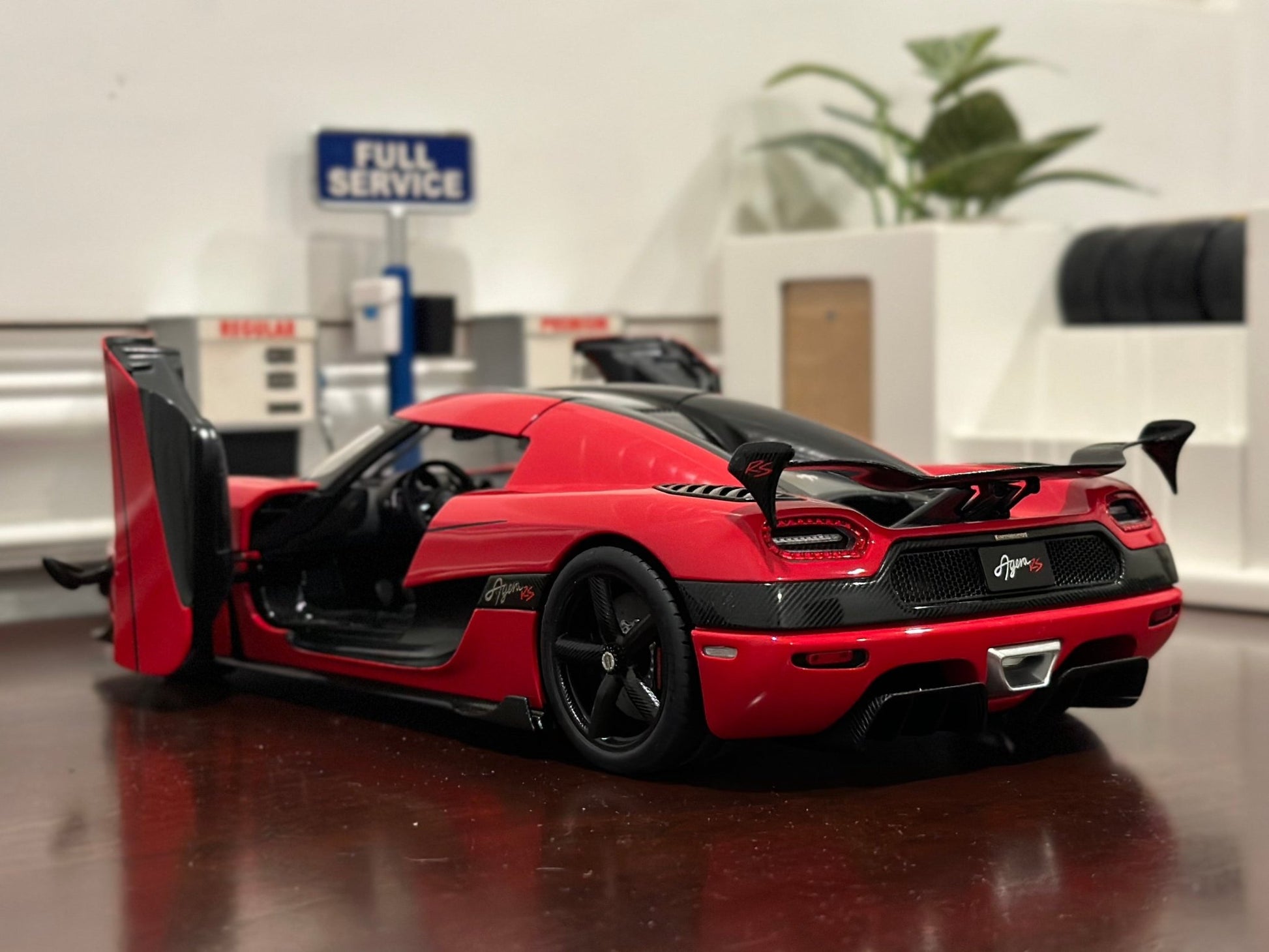 AUTOart Koenigsegg Agera RS Red w/ Carbon Fiber 1/18 Scale Diecast Model Car | In Box - Product Image