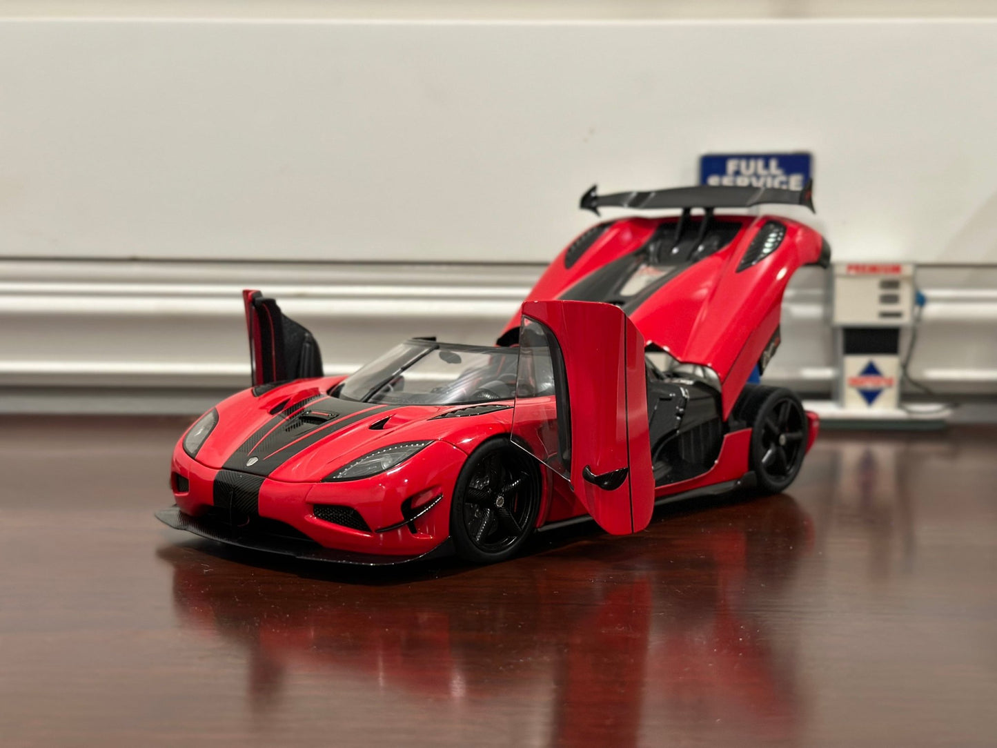 AUTOart Koenigsegg Agera RS Red w/ Carbon Fiber 1/18 Scale Diecast Model Car | In Box - Product Image