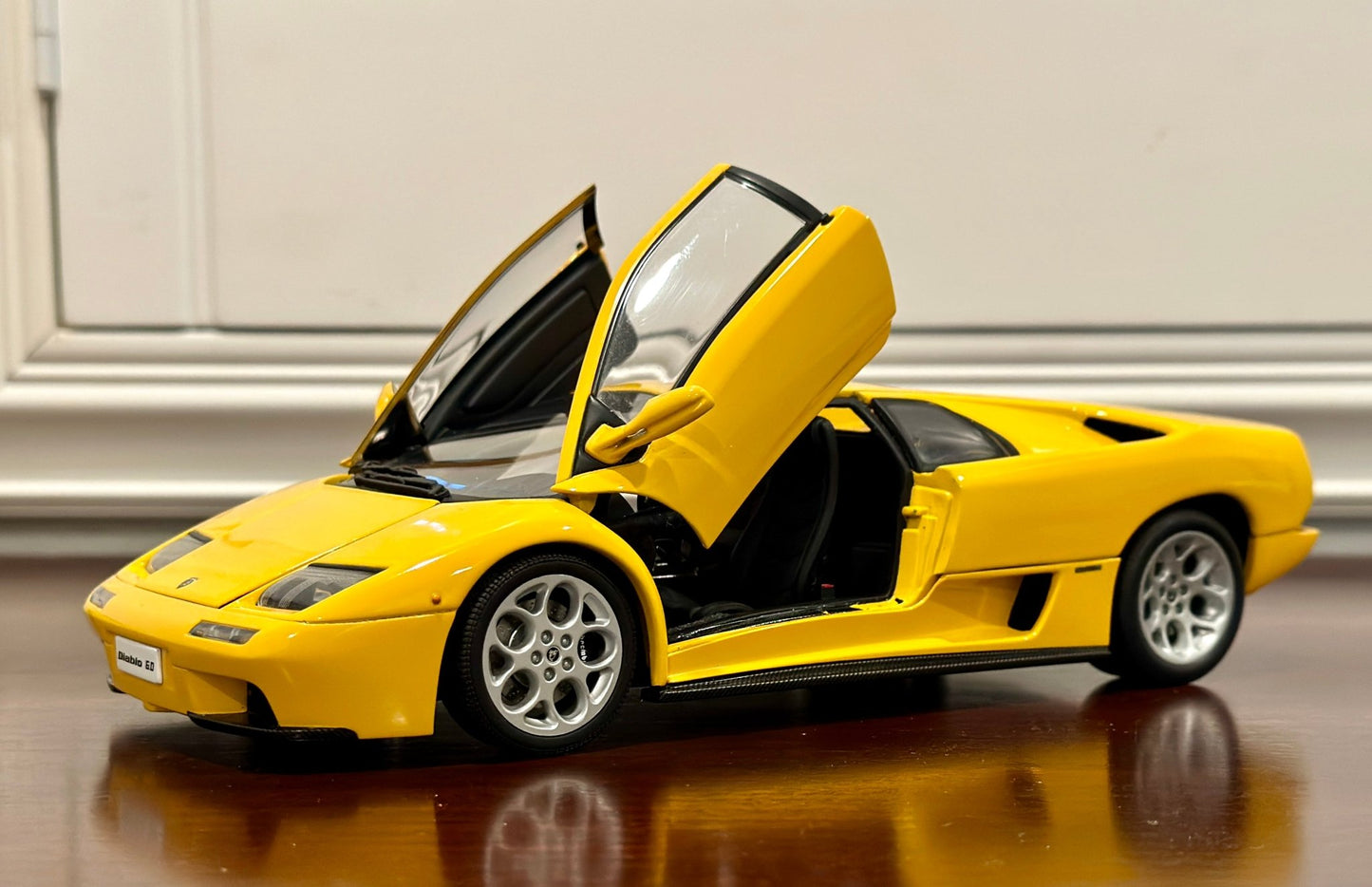 AUTOart Lamborghini Diablo 6.0 Yellow 1/18 Scale Diecast Model Car - Product Image