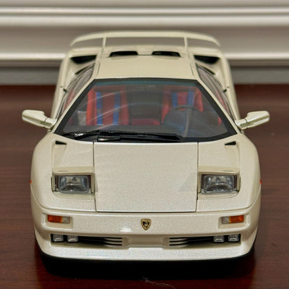 AUTOart Lamborghini Diablo SE30 JOTA Balloon White w/ Red Interior 1/18 Scale Diecast Model Car | New - Product Image