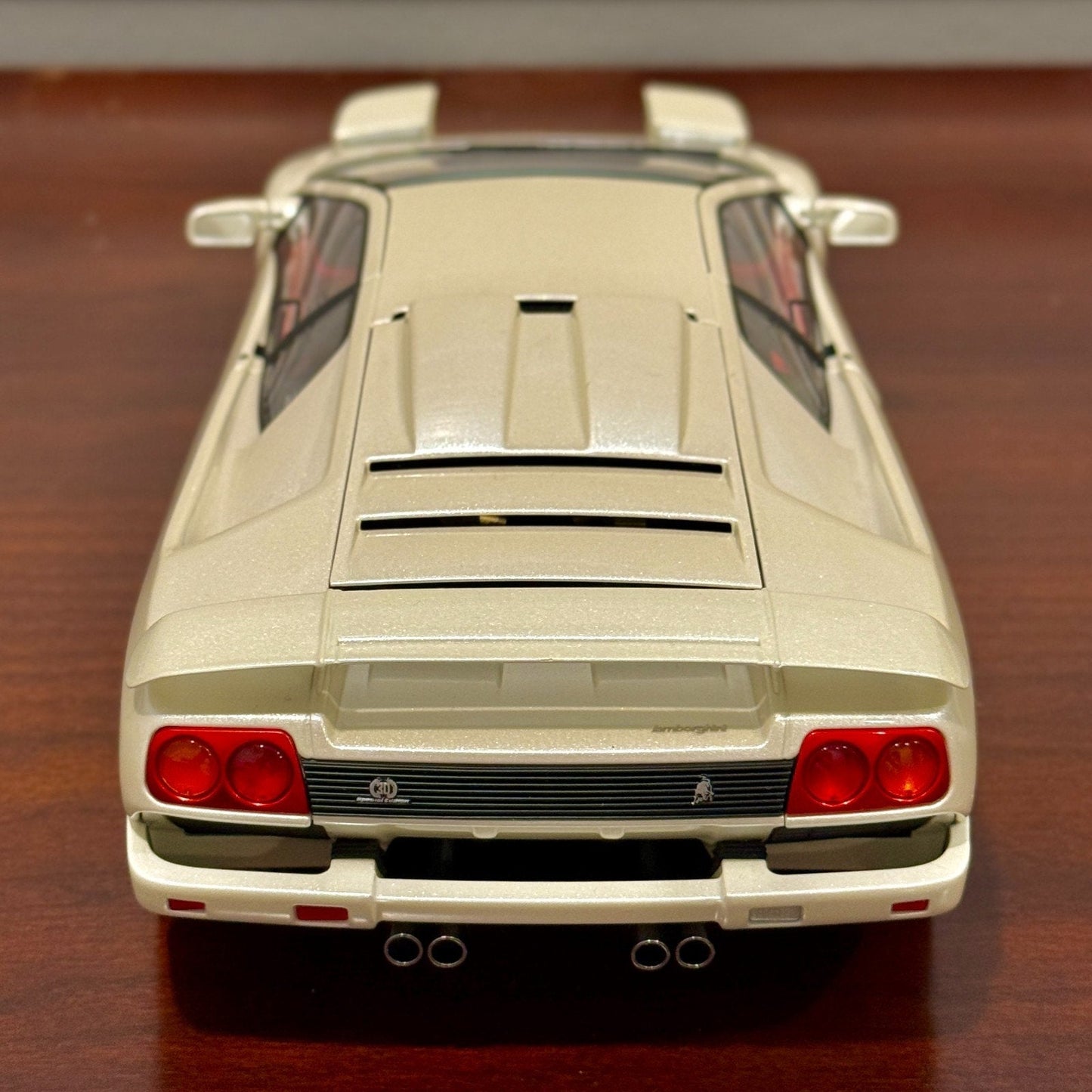 AUTOart Lamborghini Diablo SE30 JOTA Balloon White w/ Red Interior 1/18 Scale Diecast Model Car | New - Product Image