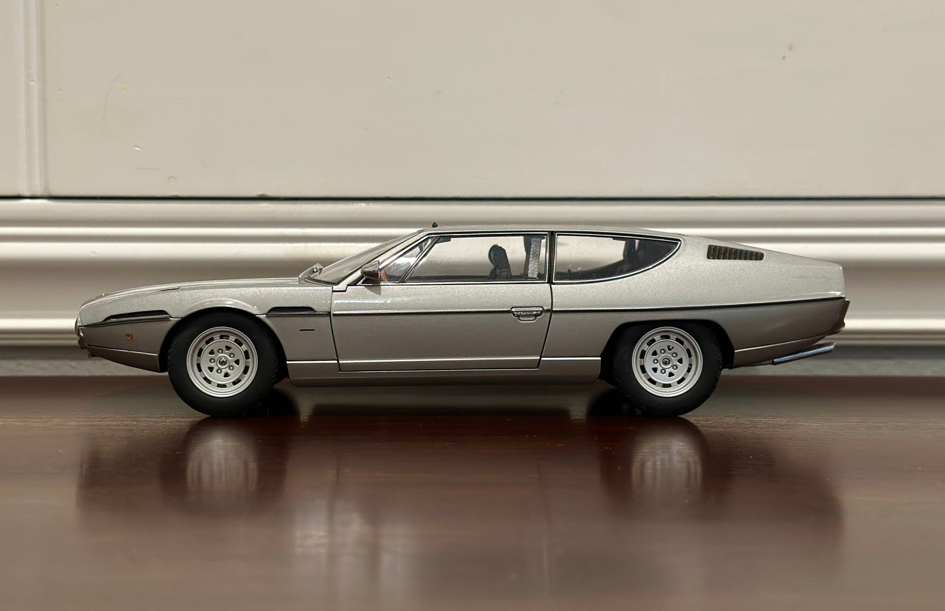 AUTOart Lamborghini Espada Metallic Gray 1/18 Scale Diecast Model Car - Product Image