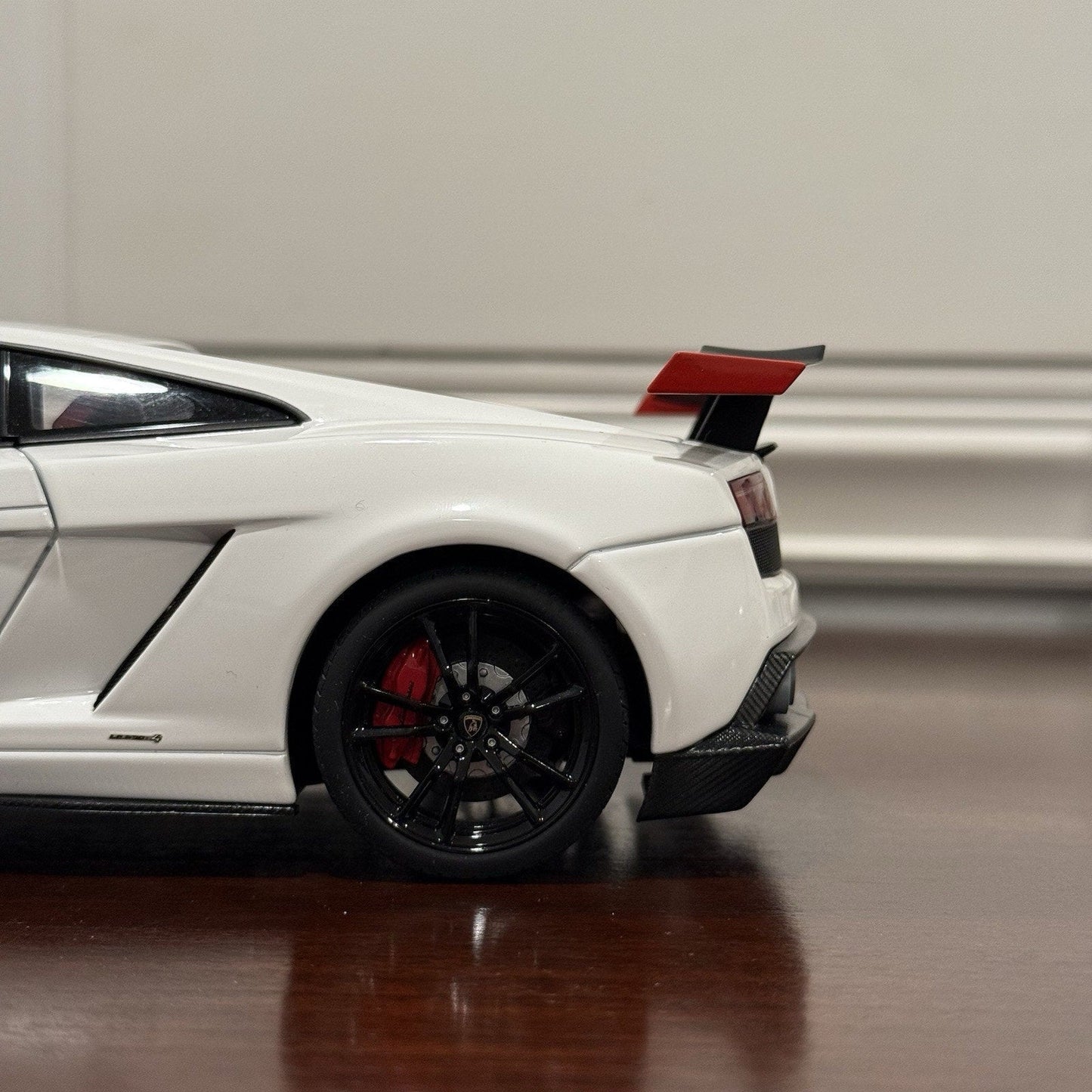 AUTOart Lamborghini Gallardo LP-570 'Supertrofeo Stradale' White 1/18 Scale Diecast Model Car | In Box - Product Image