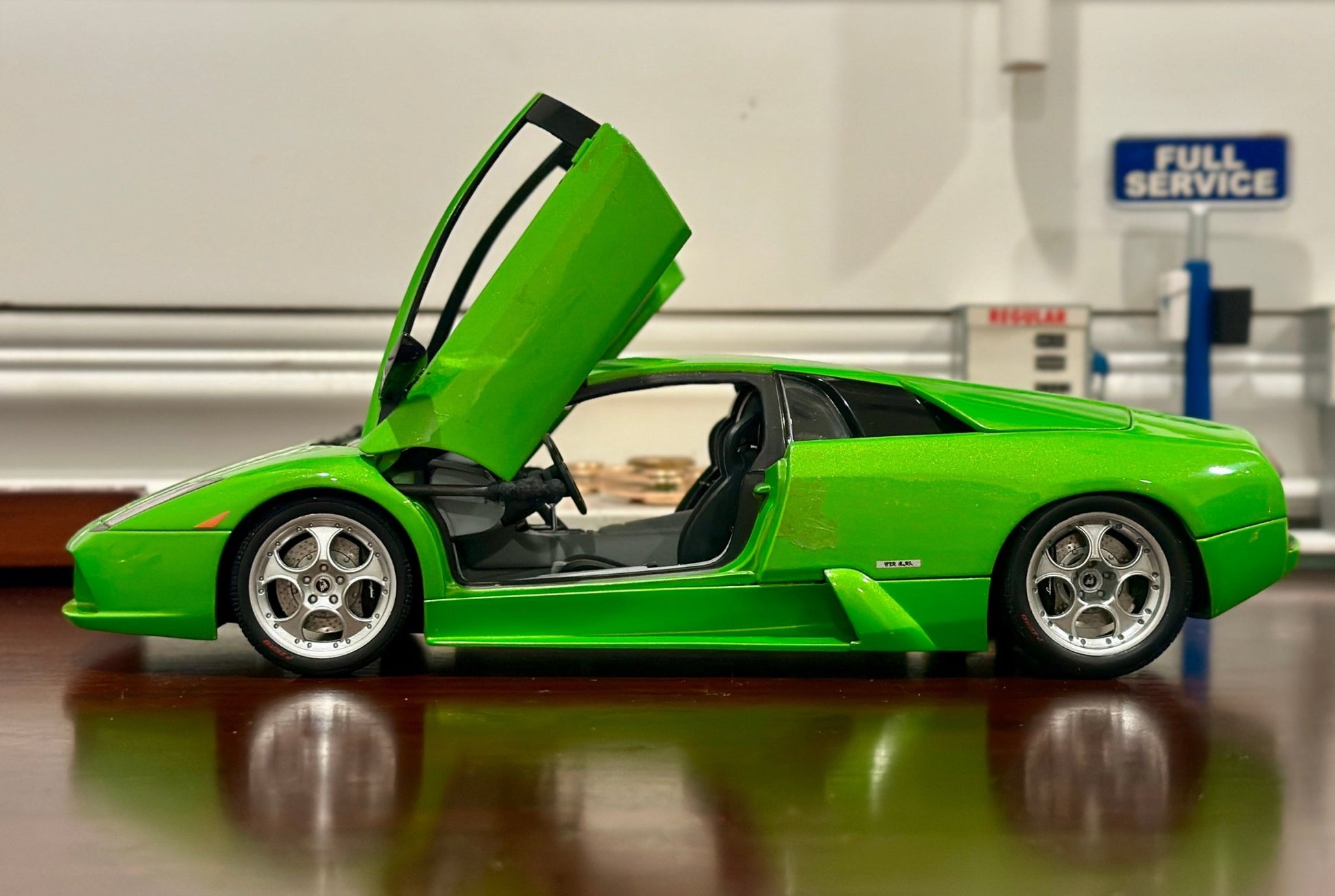 AUTOart Lamborghini Murcielago Verde Green 1/18 Scale Diecast Model Car | Parts Car - Product Image