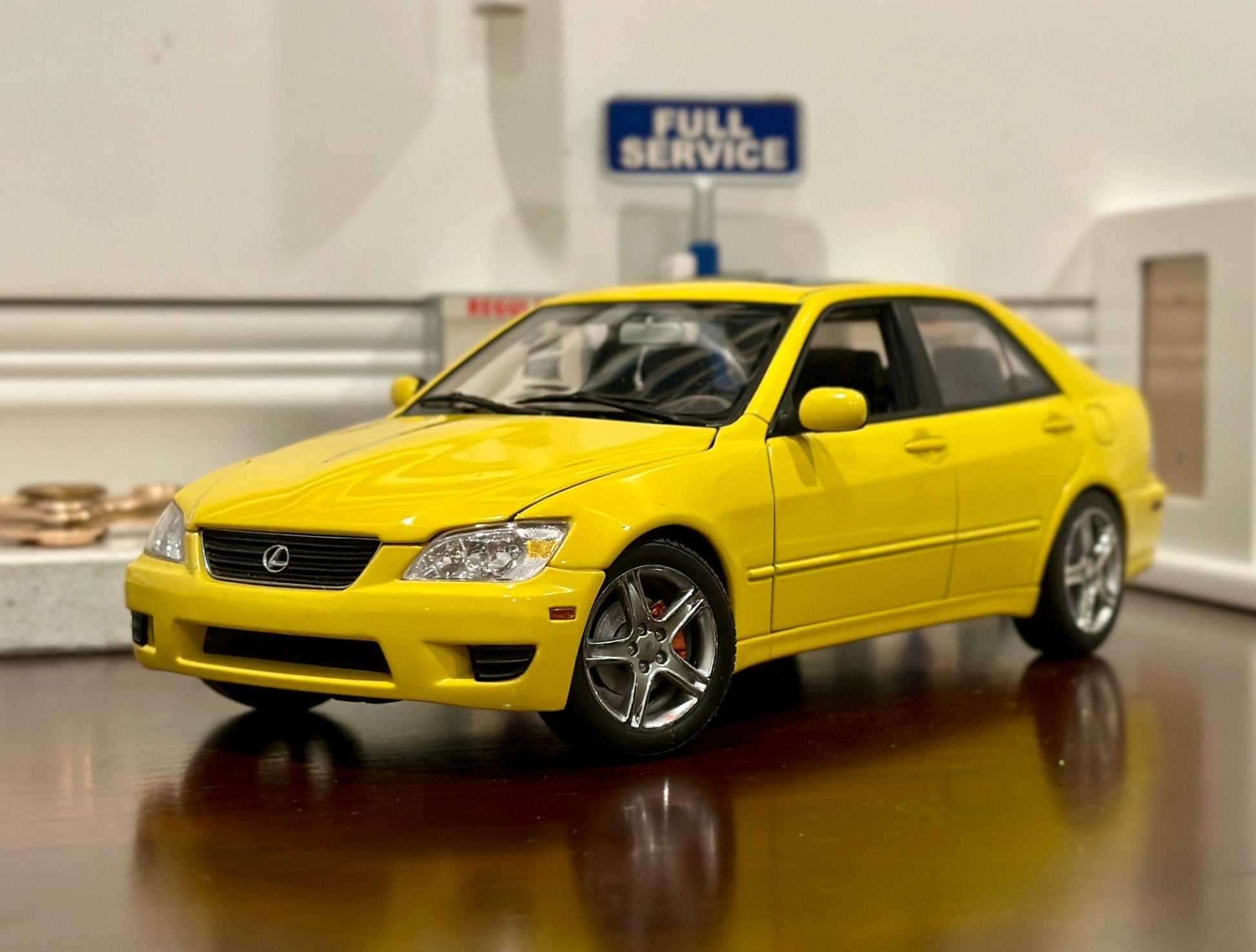 AUTOart Lexus IS300 Yellow 1/18 Scale Diecast Model Car - Product Image