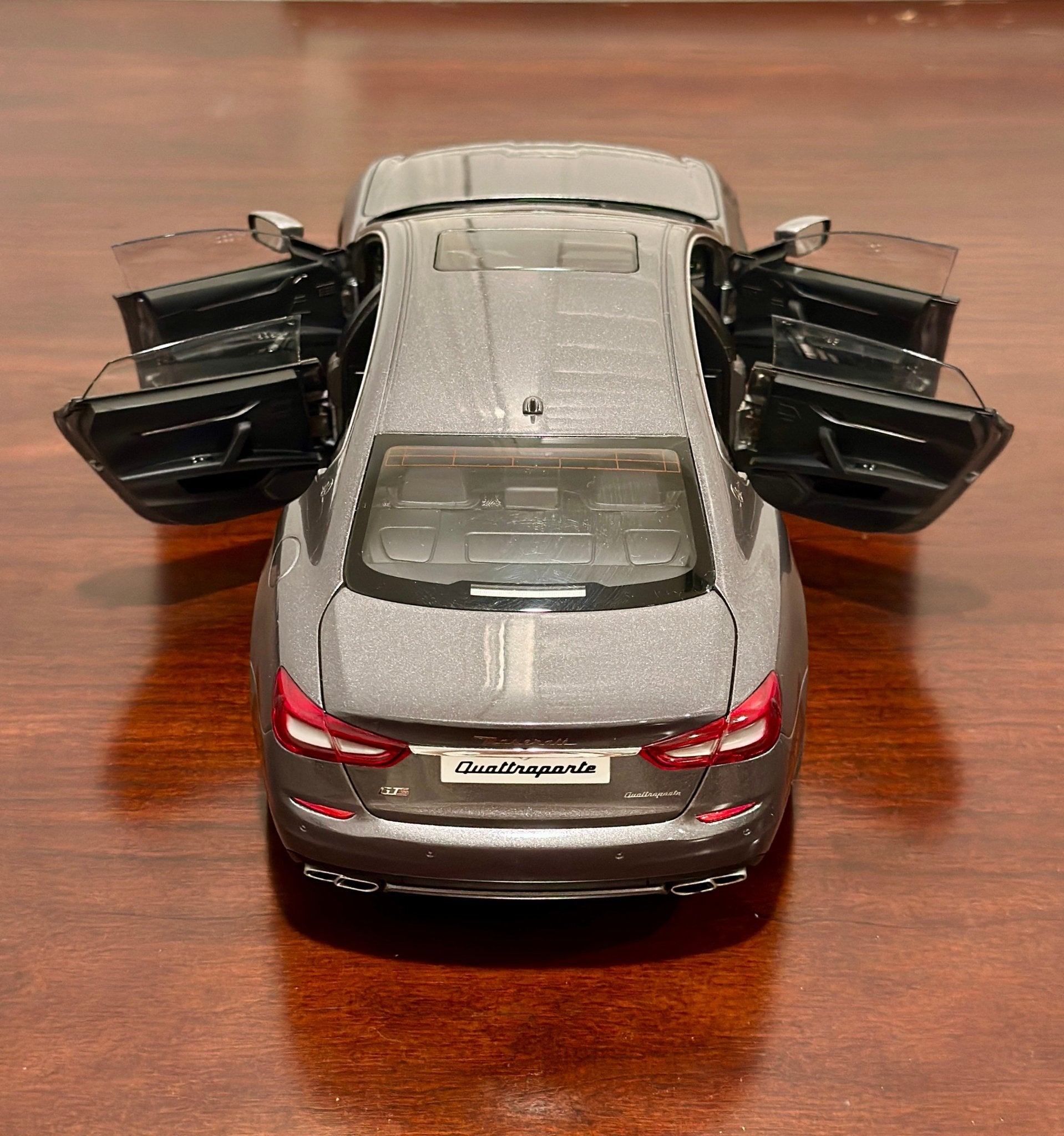 AUTOart Maserati Quattroporte GTS 1/18 Scale Diecast Model Car - Product Image