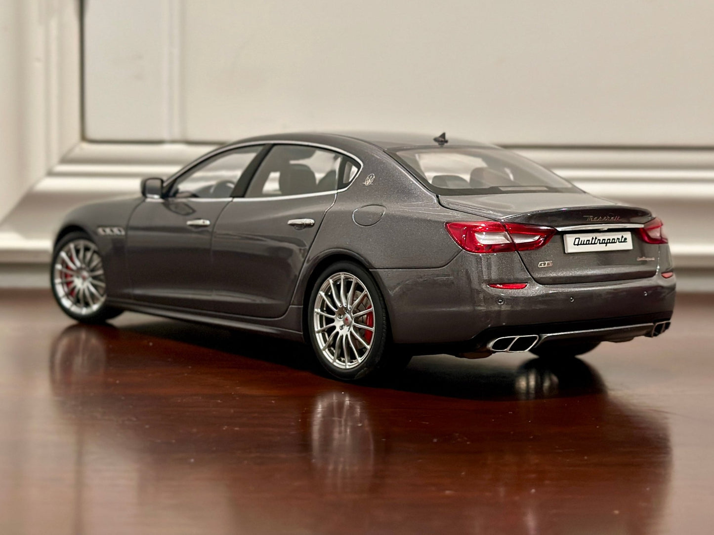 AUTOart Maserati Quattroporte GTS 1/18 Scale Diecast Model Car - Product Image