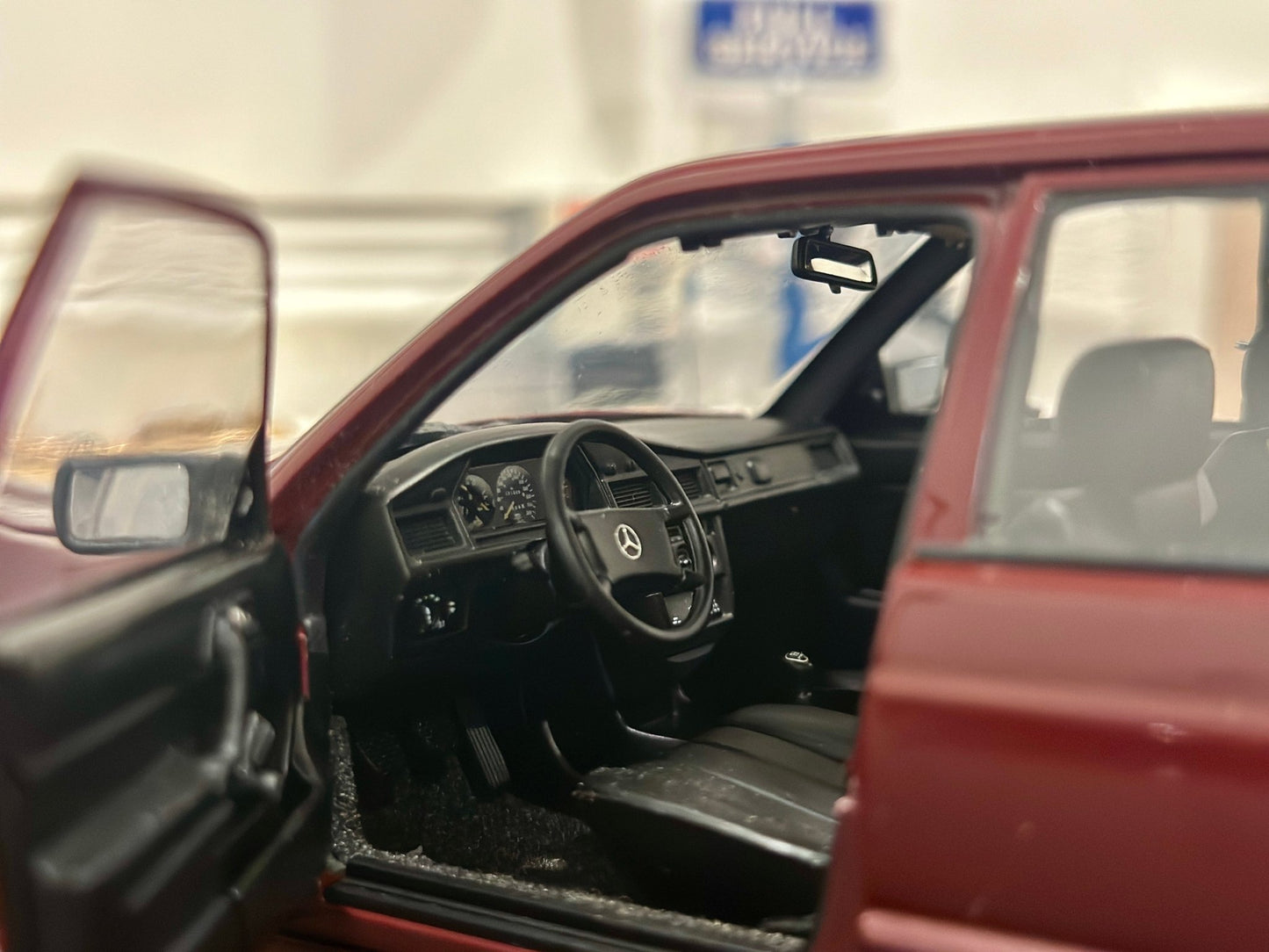 AUTOart Mercedes Benz 190E 2.0 Barolo Red 1/18 Scale Diecast Model Car - Product Image