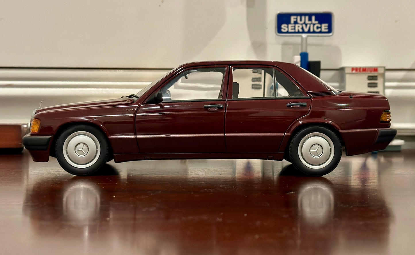 AUTOart Mercedes Benz 190E 2.0 Barolo Red 1/18 Scale Diecast Model Car - Product Image